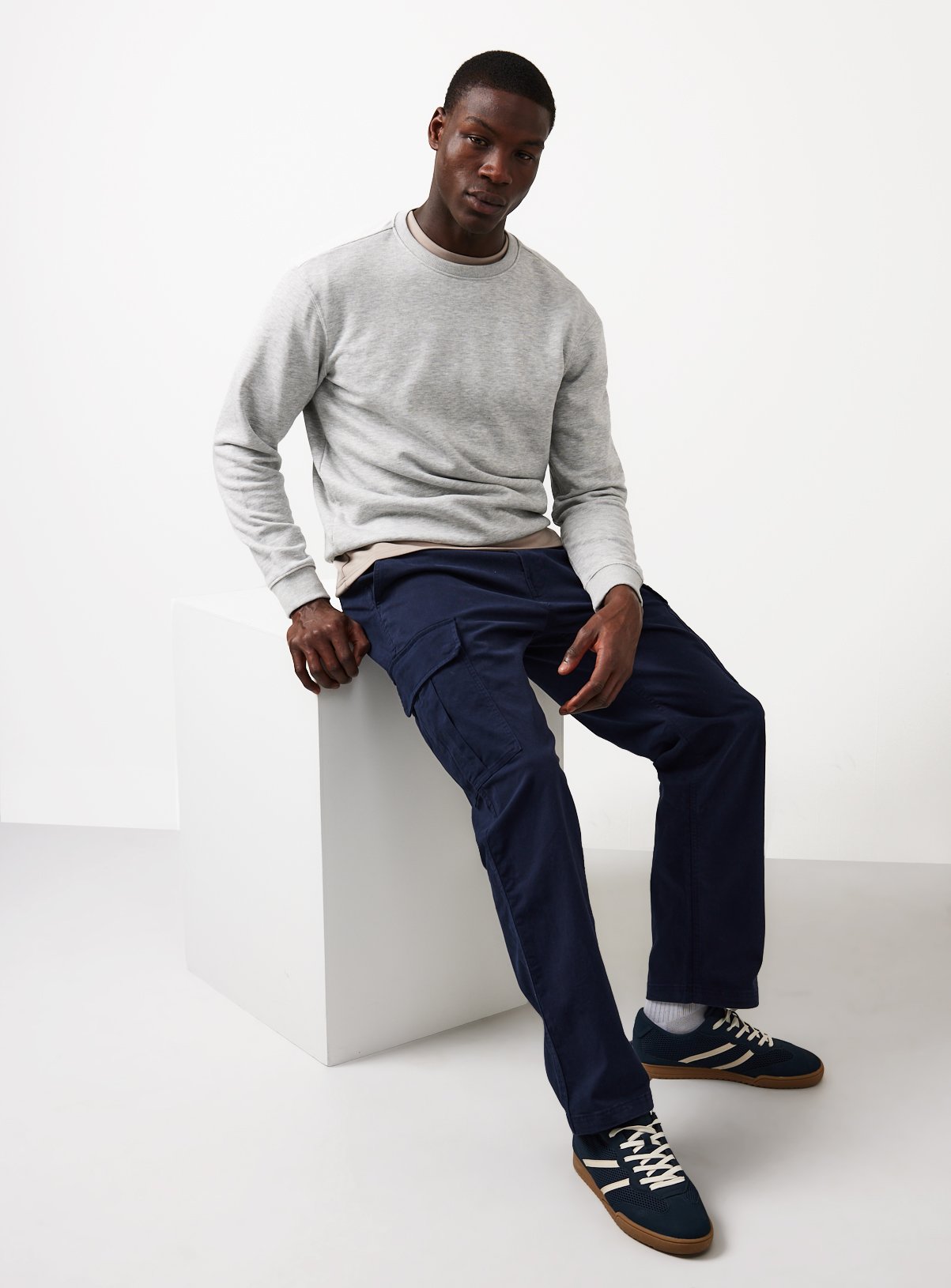 Navy Cargo Trousers 44R - Image 2 thumbnail