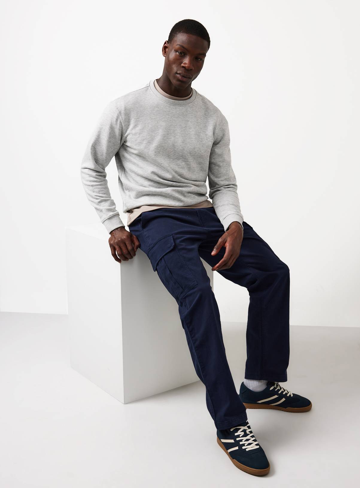 Navy Cargo Trousers 44R - Image 2