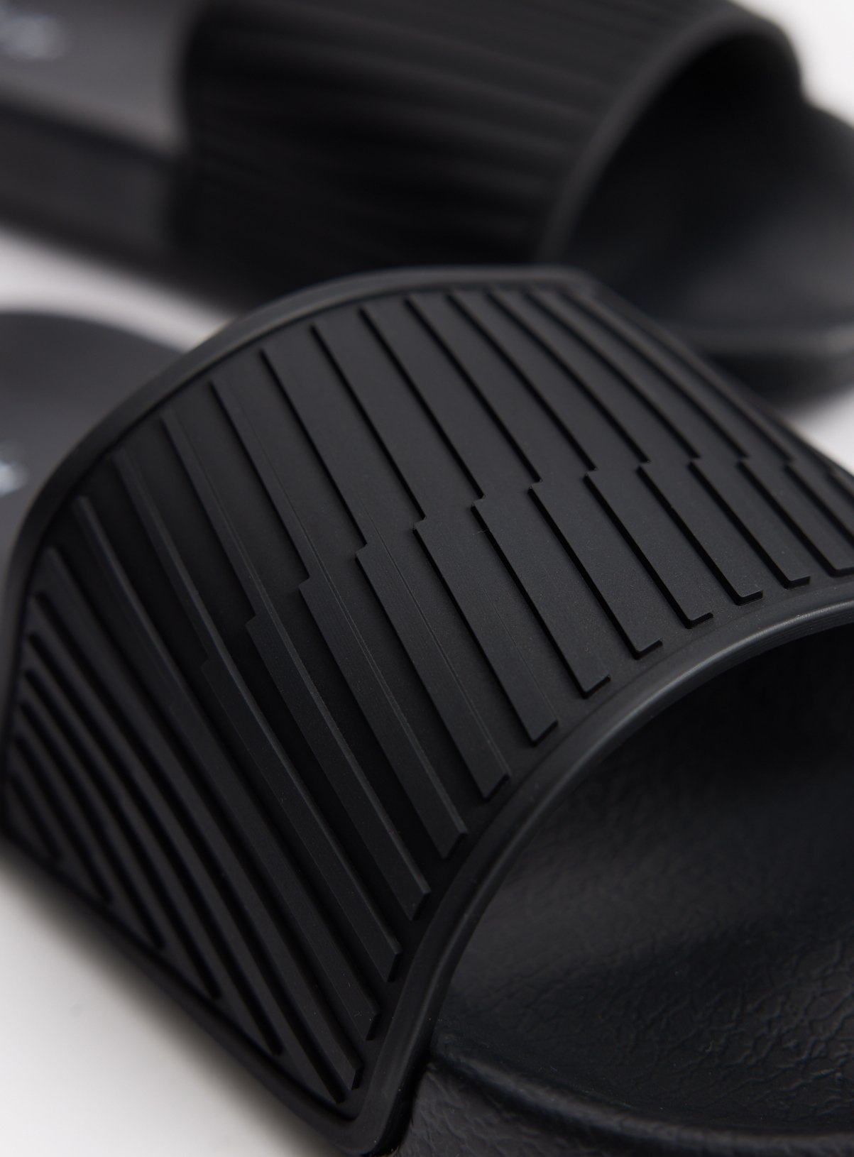 Plain Black Sliders S - Image 3 thumbnail