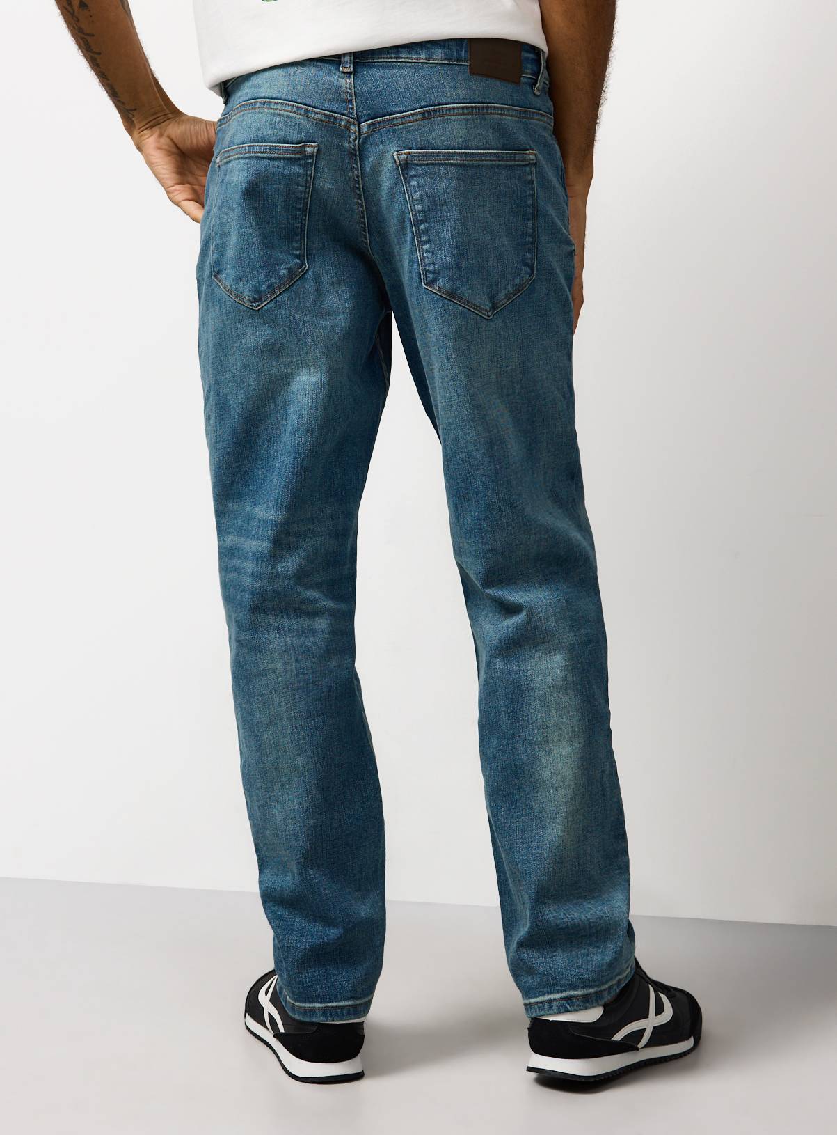 Blue Vintage Wash Free Fit Straight Leg Jeans 38R - Image 5