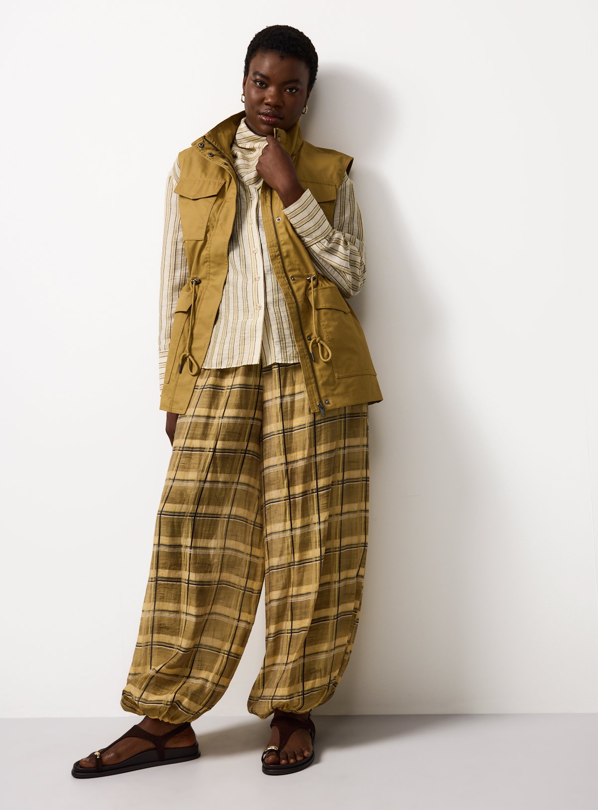 Khaki Utility Gilet XL - Image 3 thumbnail