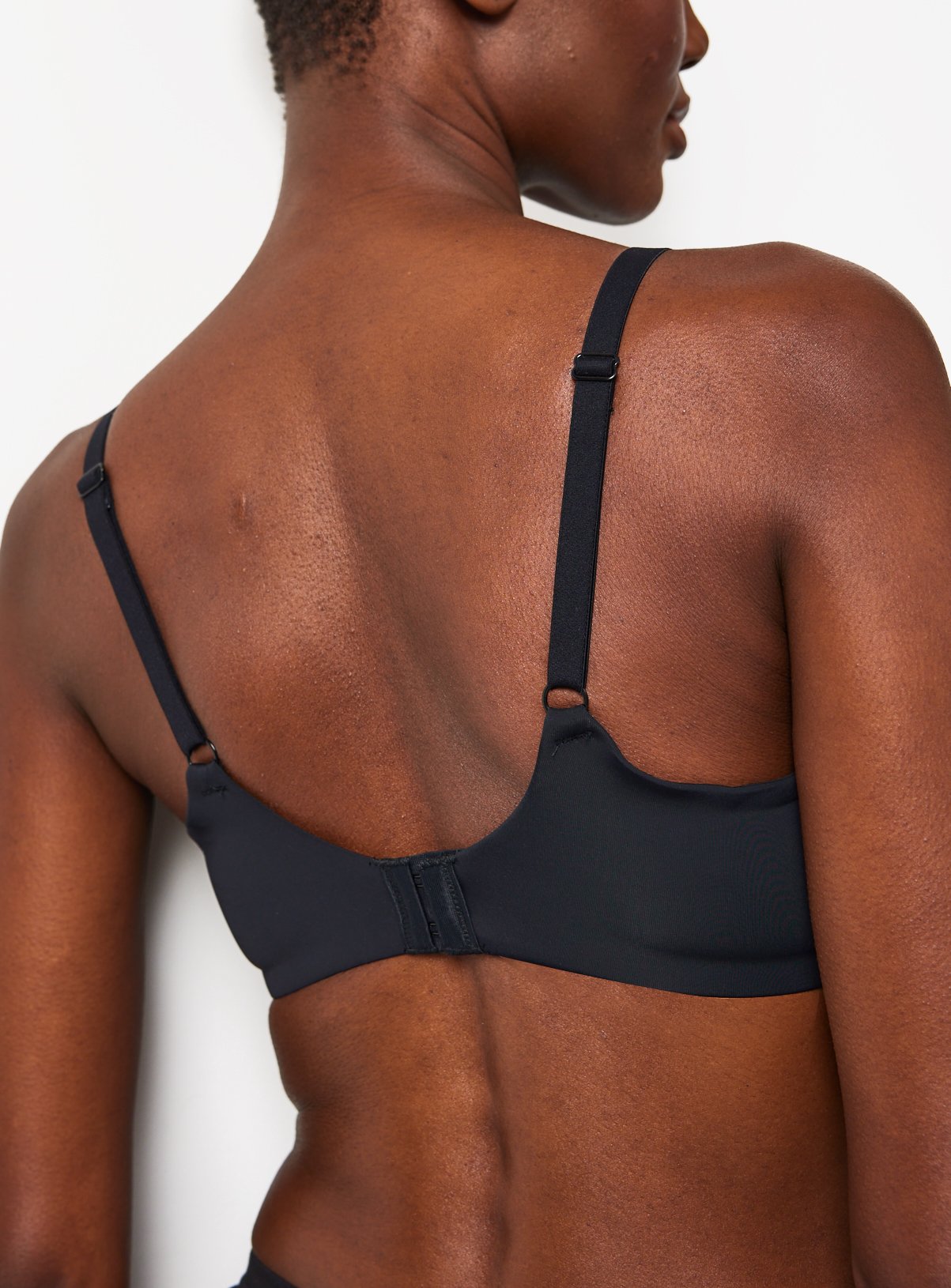 Flexform™ Black Padded Plunge Bra M - Image 2 thumbnail
