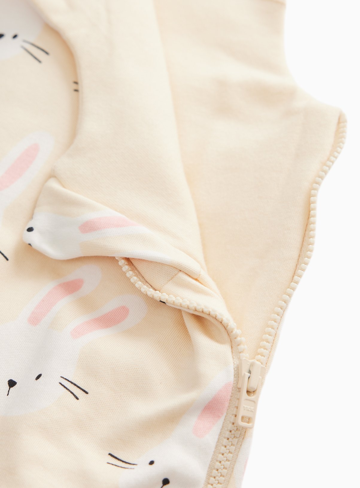 Yellow Bunny Print 2.5 Tog Sleeping Bag 12-18 months - Image 2 thumbnail
