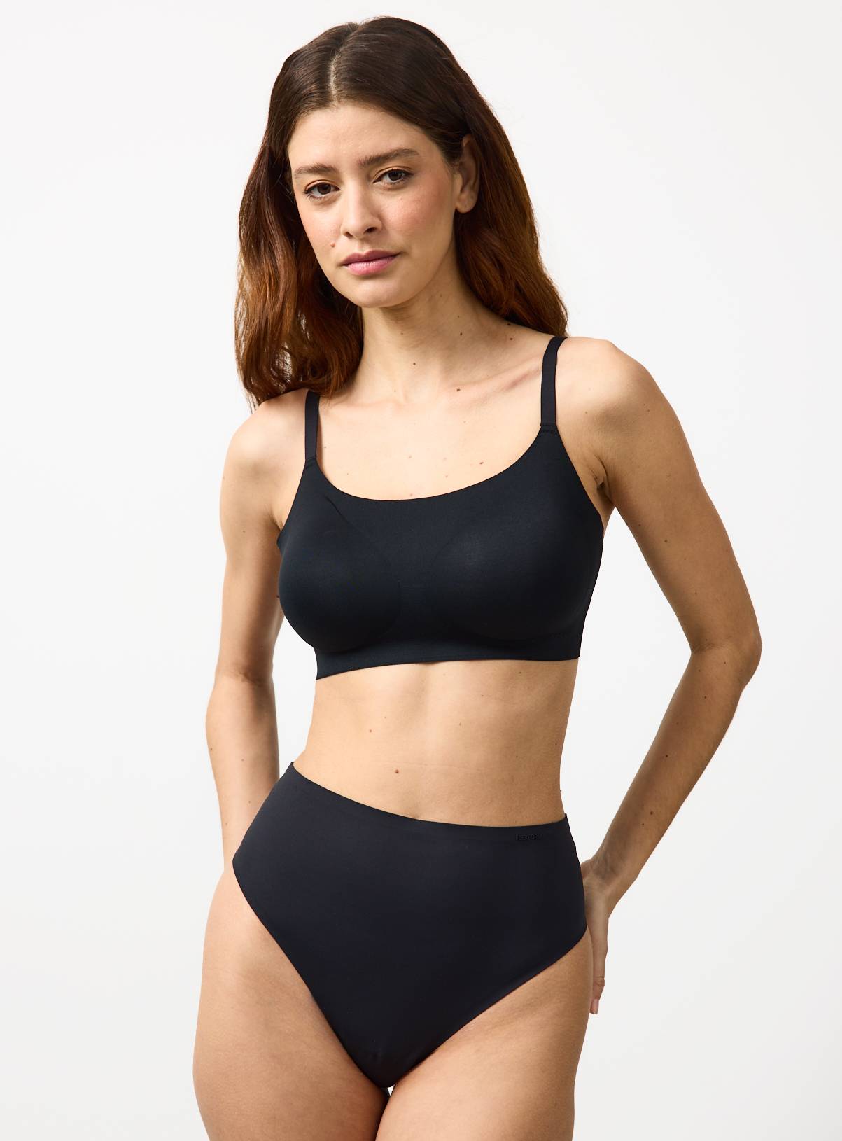 Flexform™ Black Bonded Scoop Neck Bralette XXXL - Image 1