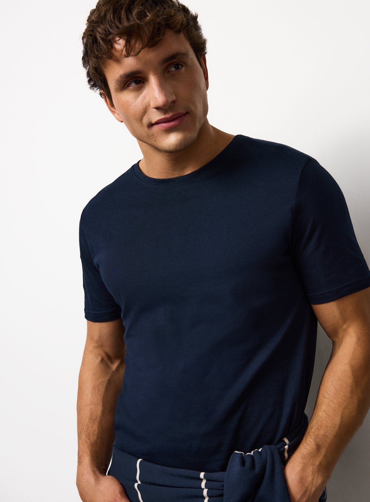 Navy Regular Crew Neck T-Shirts 5 Pack XL - Image 2 thumbnail