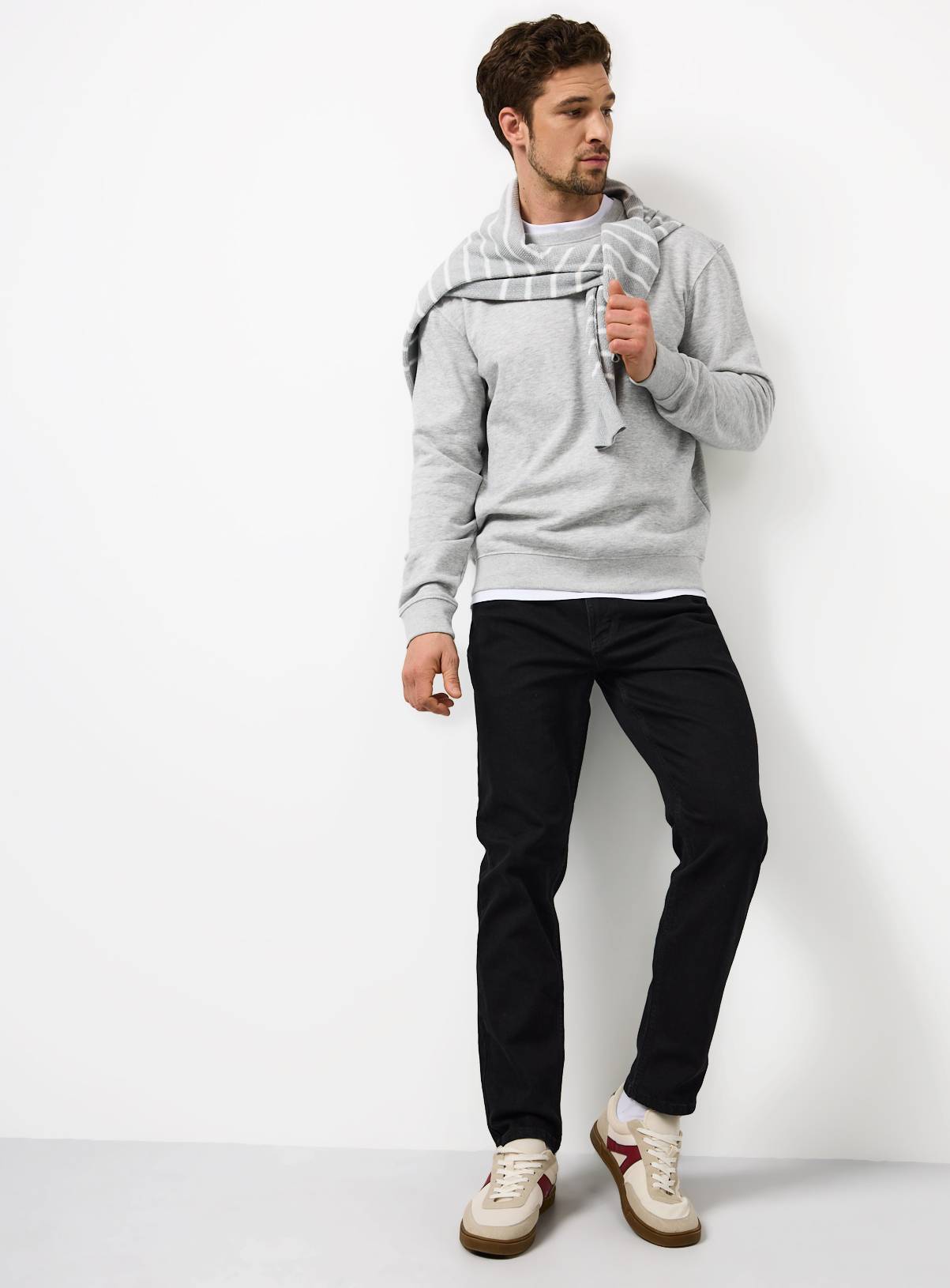 Black Slim Fit Jeans 38S - Image 2