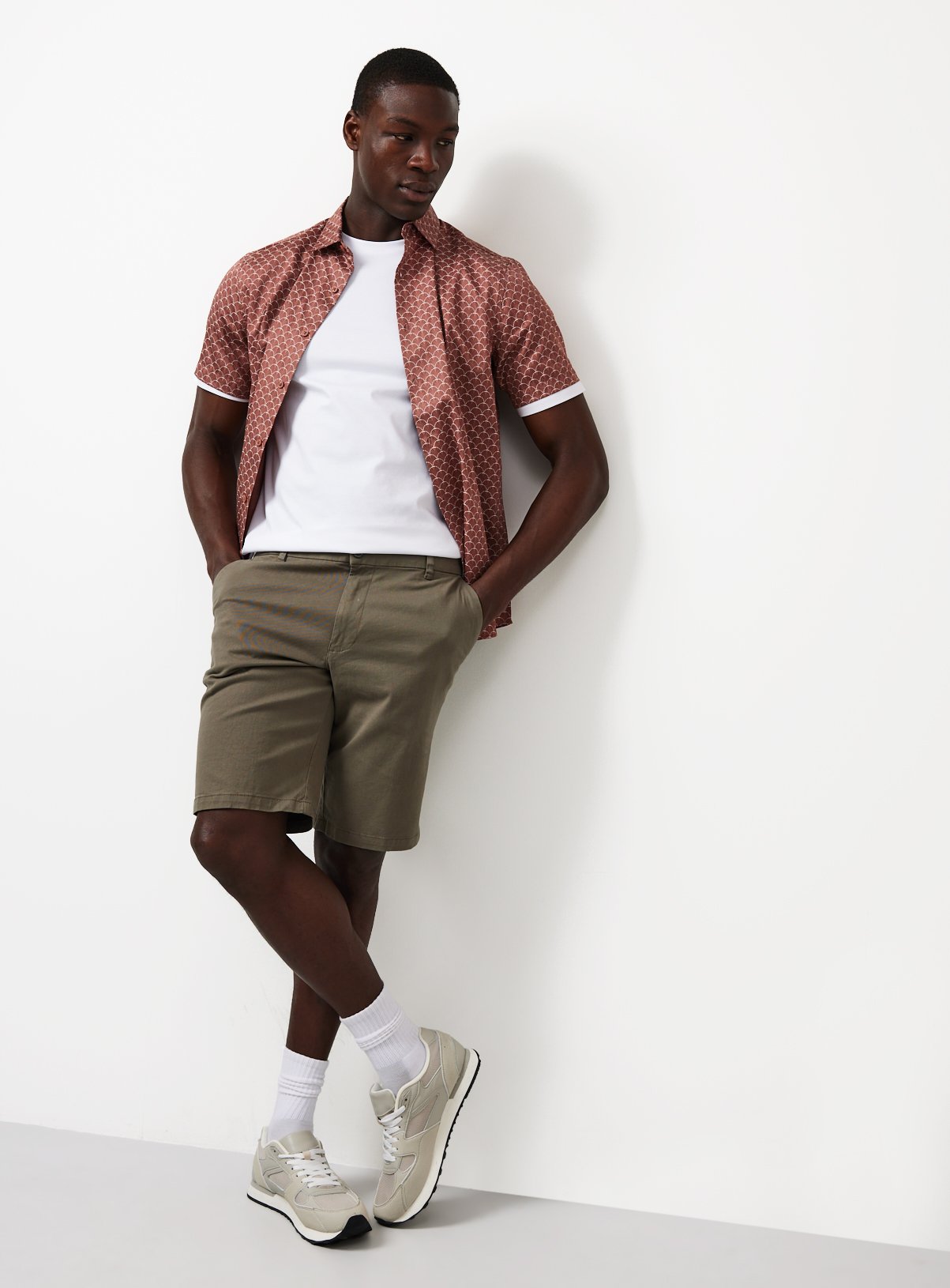 Khaki Longer Length Chino Shorts 44 - Image 2 thumbnail
