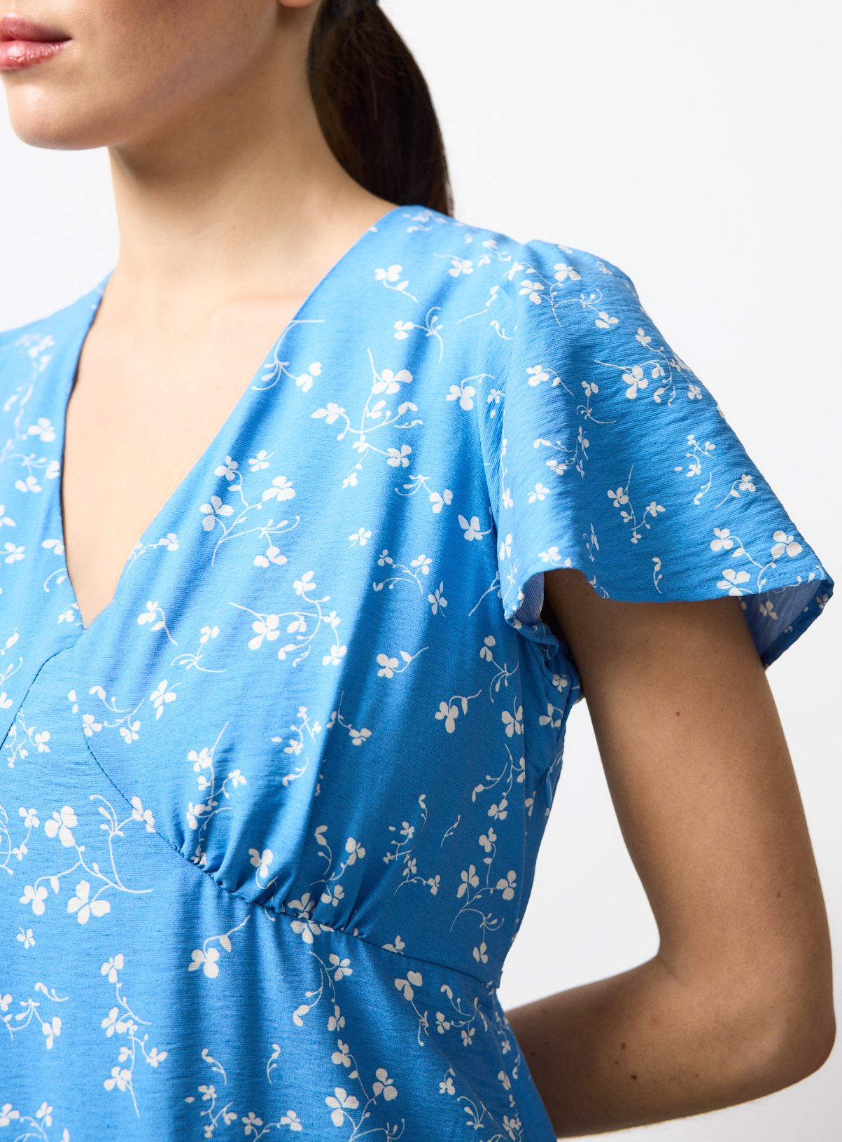 Blue Floral Print Midaxi Tea Dress 12 - Image 3 thumbnail