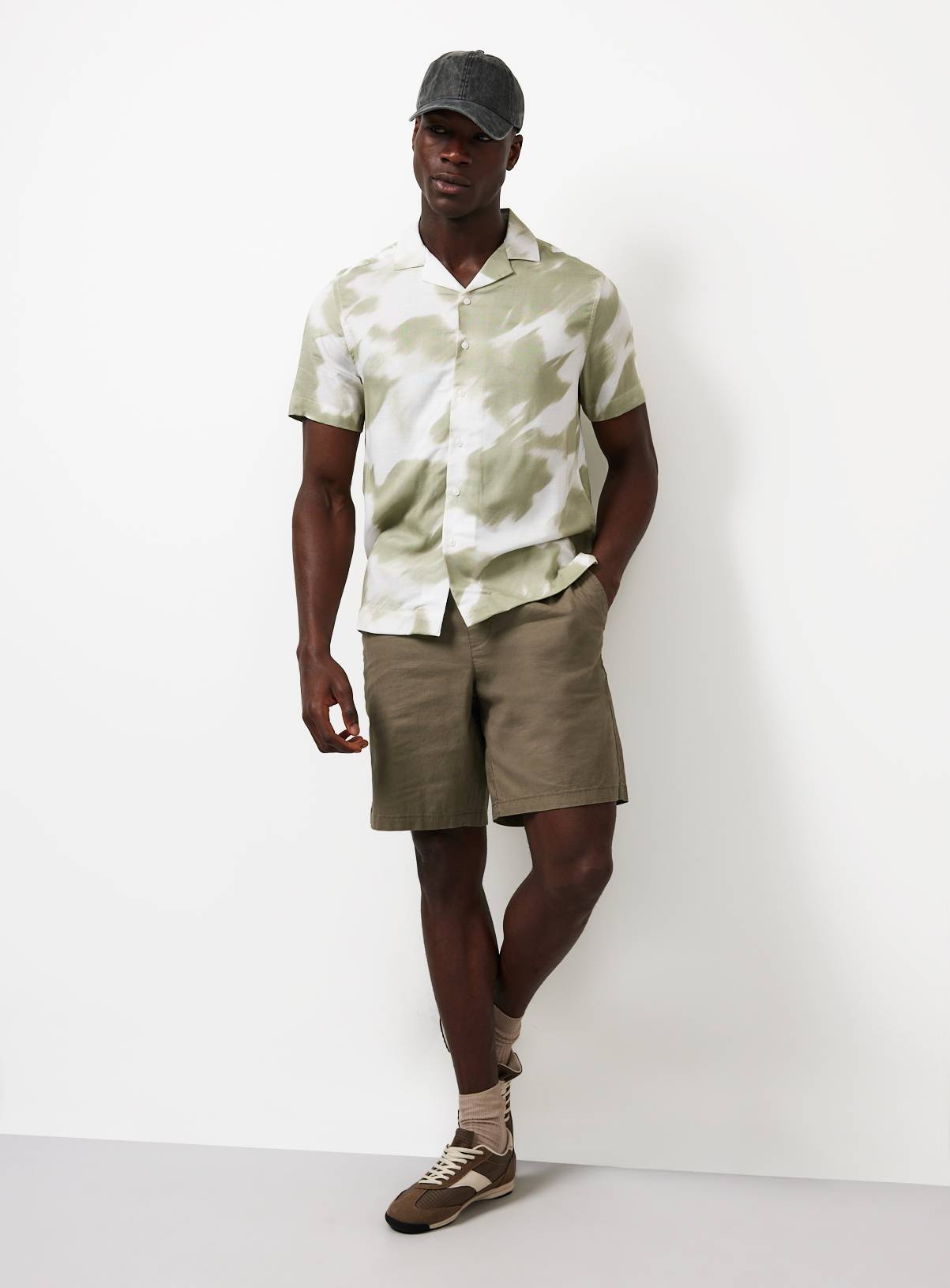 Brown Linen Blend Shorts 38 - Image 2