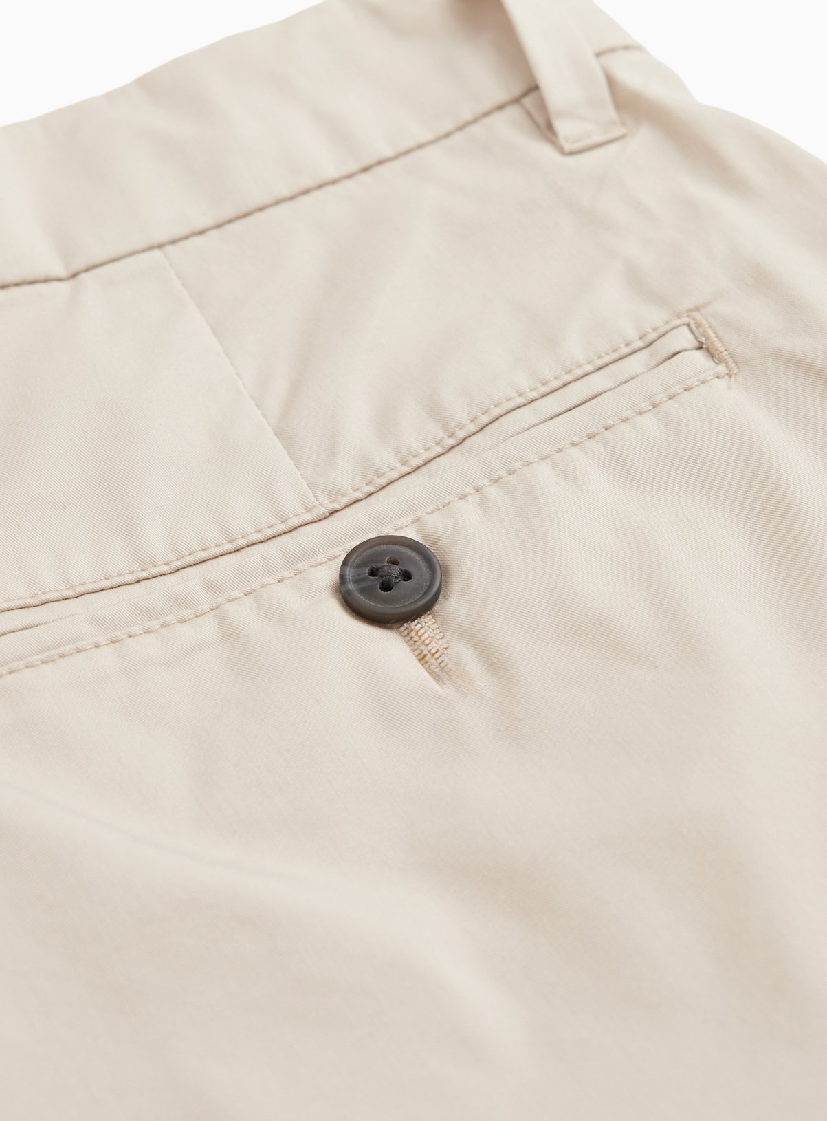 Cream Longer Length Lightweight Chino Shorts 36 - Image 4 thumbnail