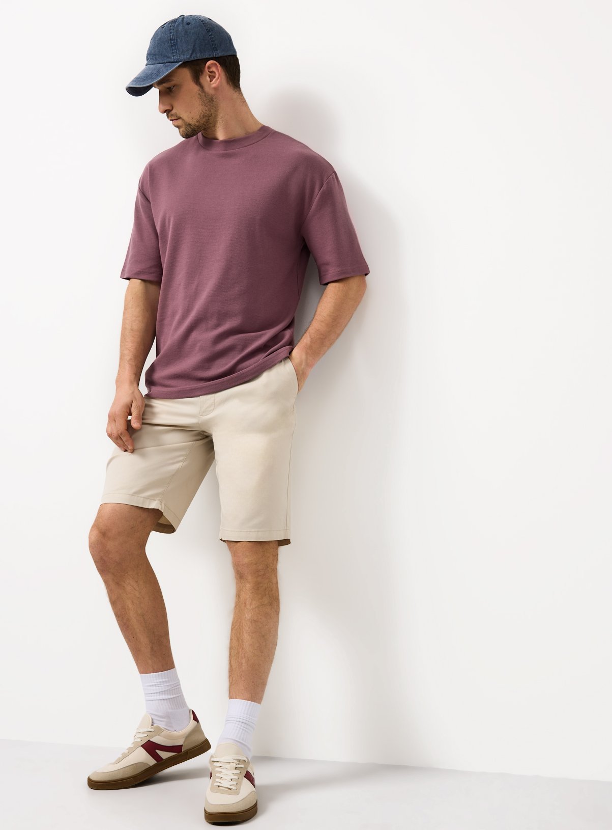 Cream Lightweight Chino Shorts 32 - Image 2 thumbnail