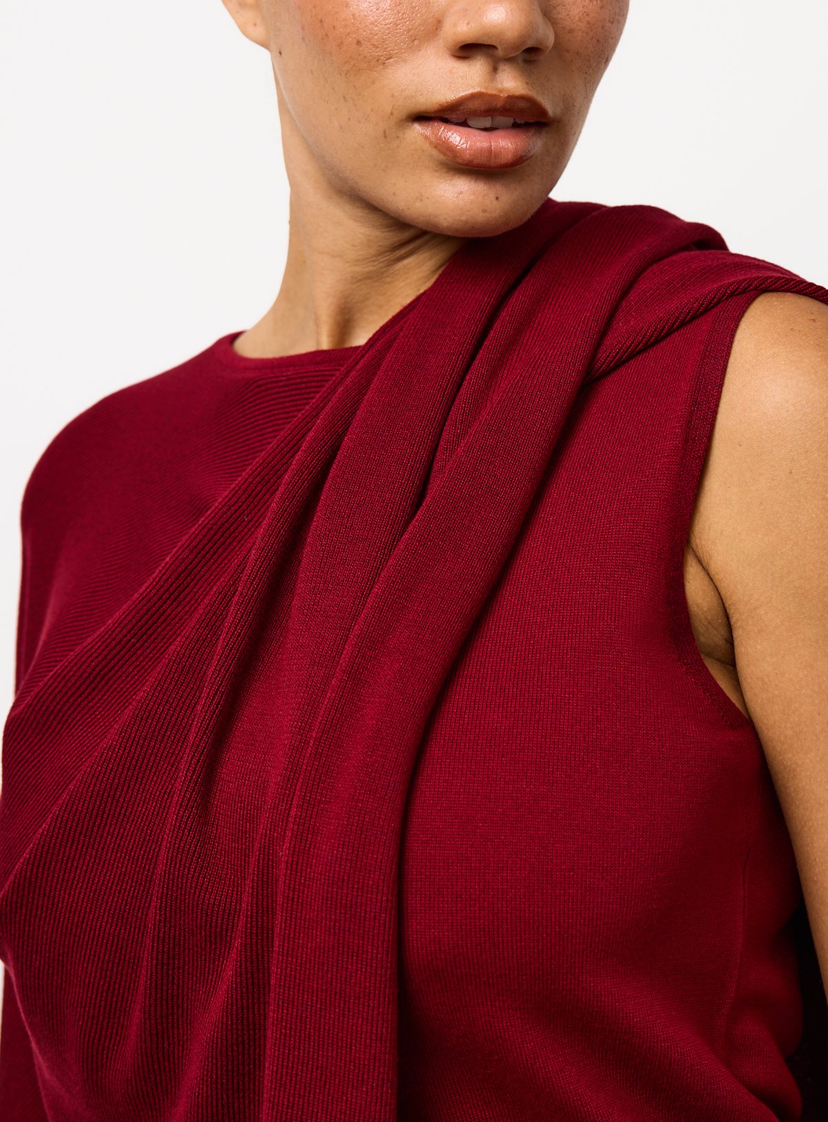 Red 2 in 1 Cape Top XL - Image 2 thumbnail
