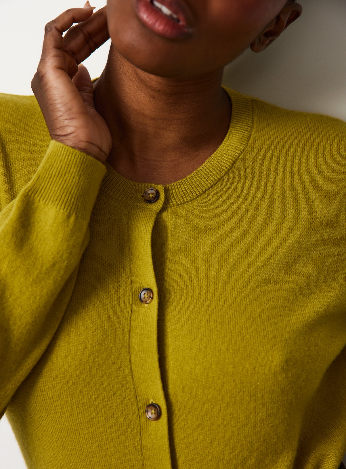 Green Premium Cashmere Crew Neck Cardigan 18 - Image 3 thumbnail