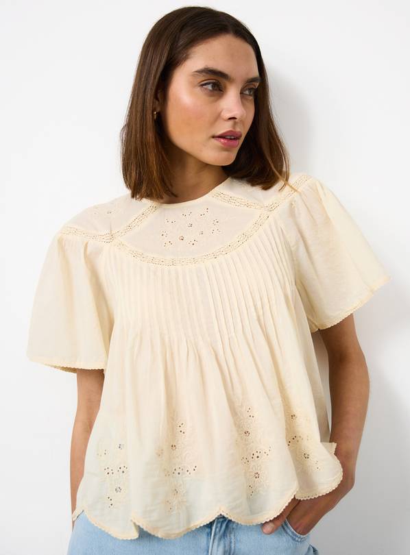 Cream Mesh Pintuck Short Sleeve Blouse 14
