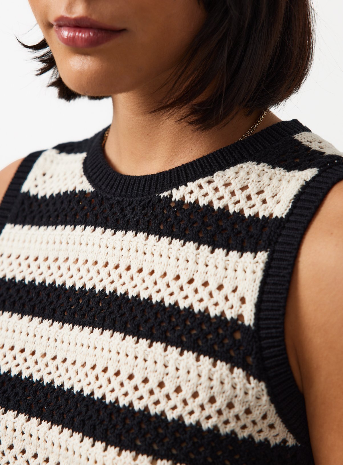 Mono Stripe Airtex Cotton Knitted Vest S - Image 3 thumbnail