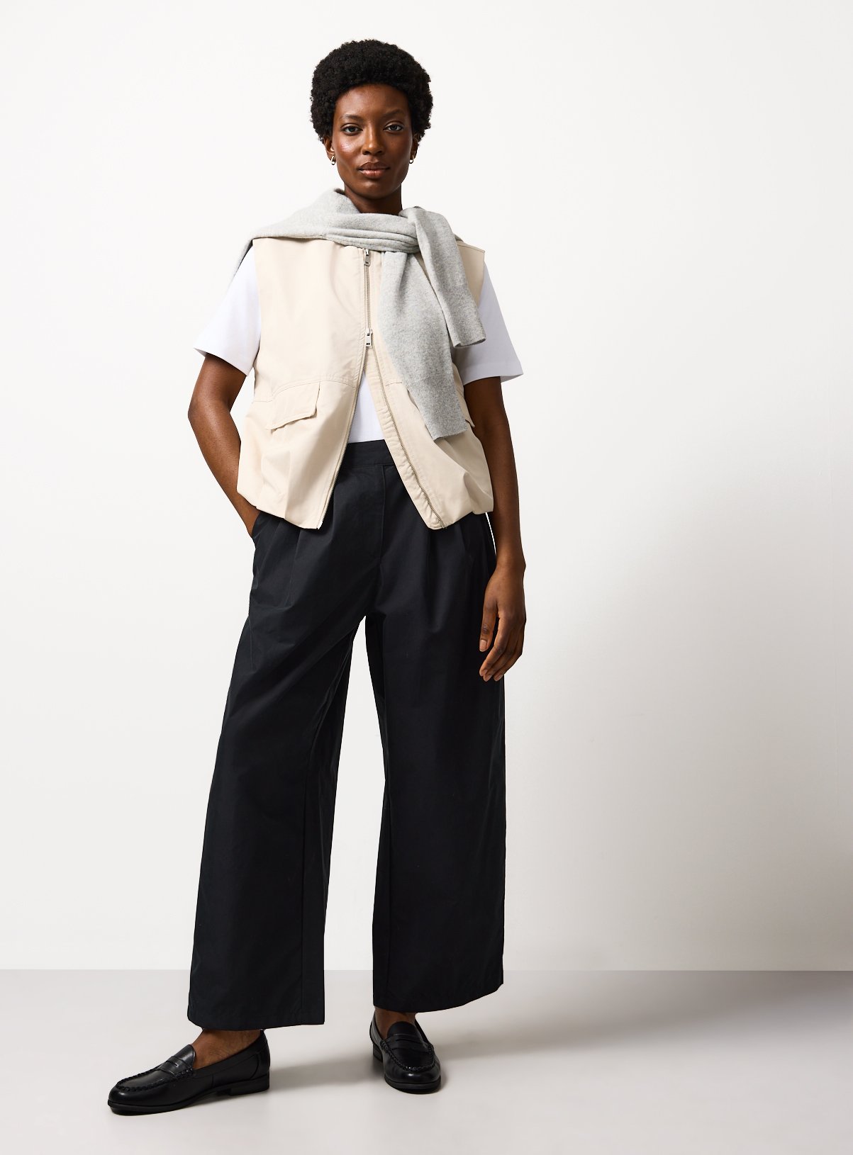 Black Pleated Wide Leg Trousers 14S - Image 2 thumbnail