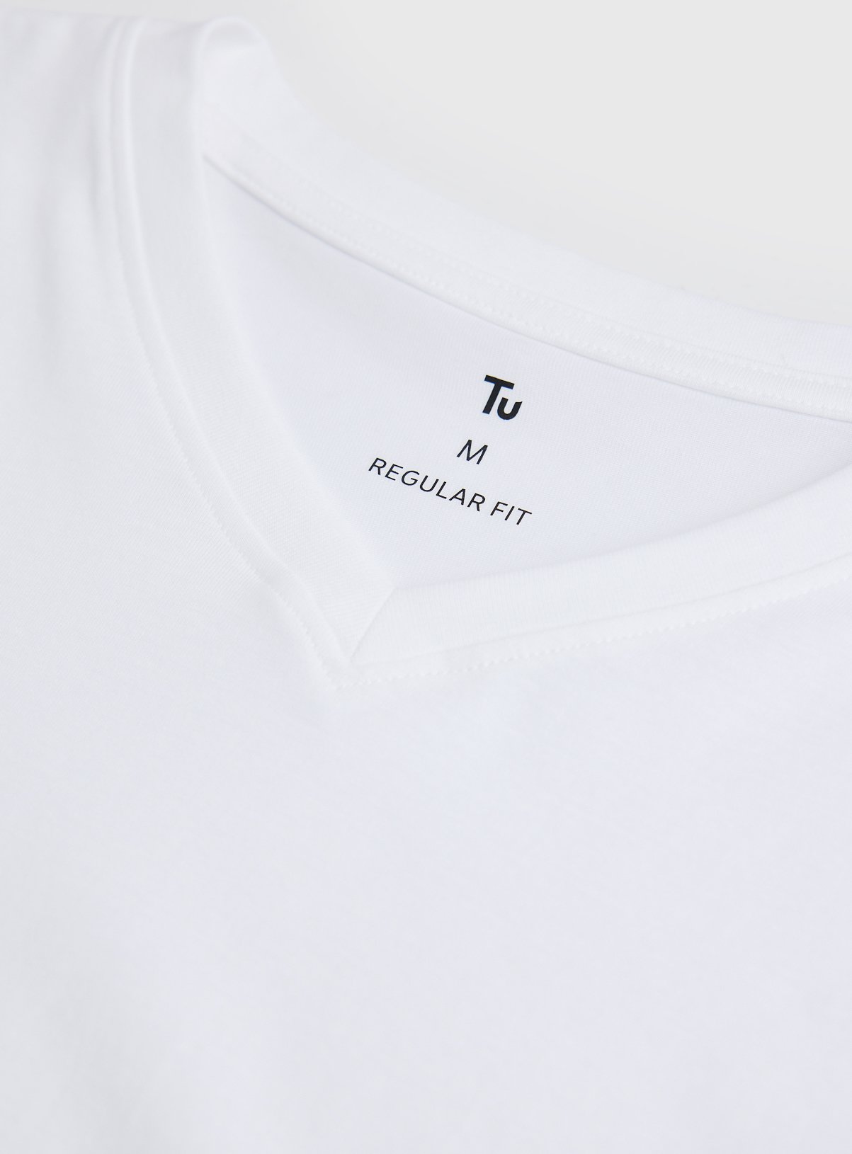 White Regular V Neck T-Shirts 3 Pack XXL - Image 4 thumbnail