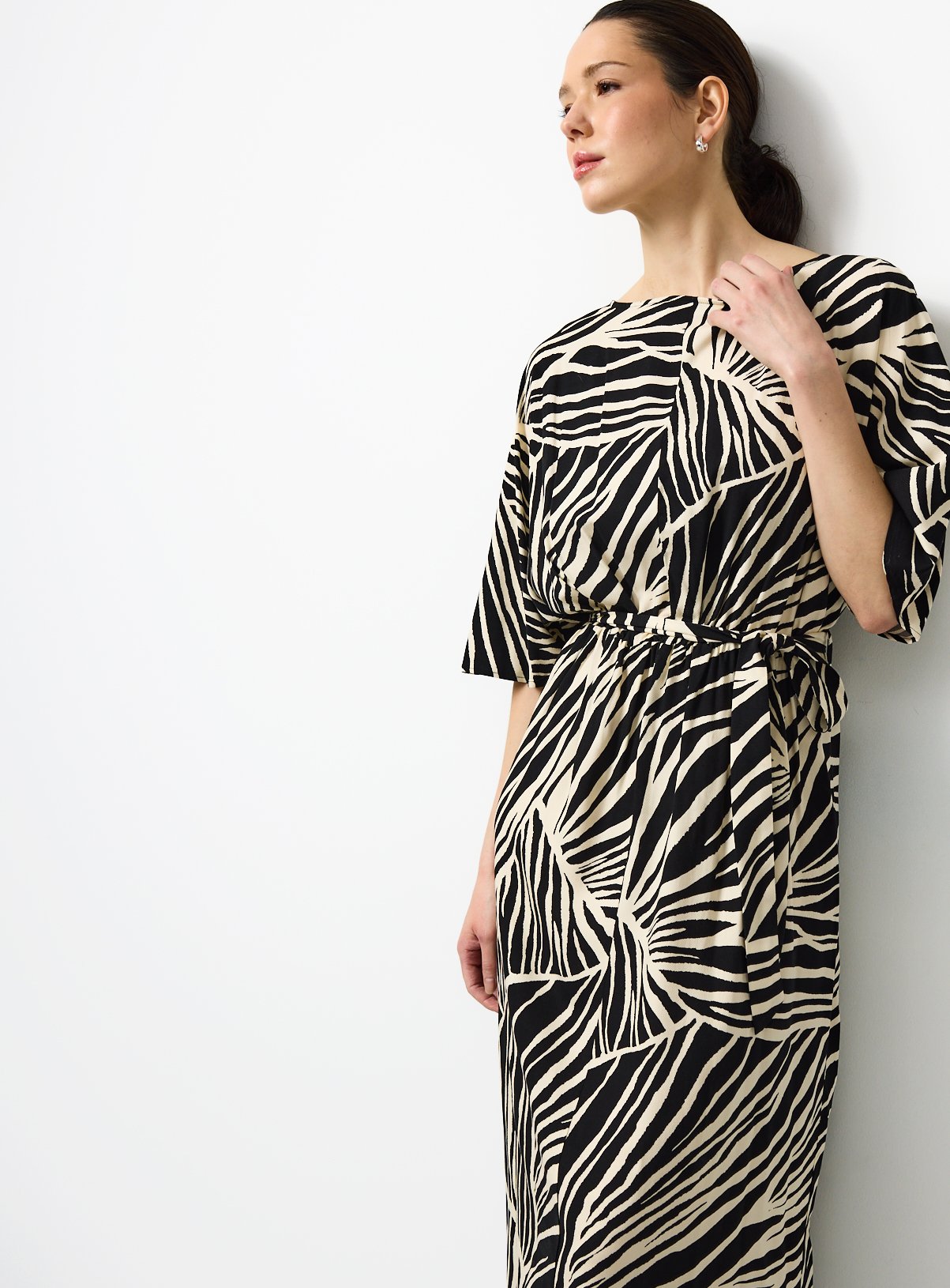 Mono Print Pleated Waisted Midaxi Dress 18 - Image 1 thumbnail