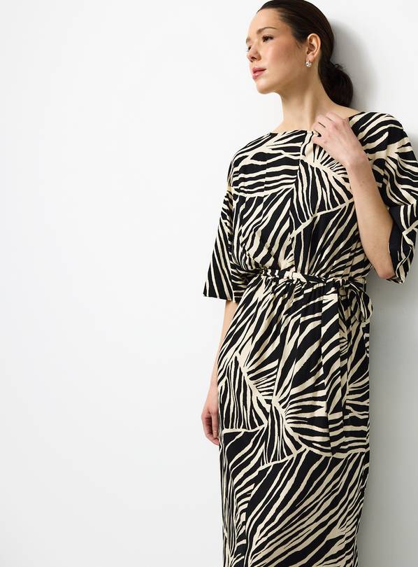 Mono Print Pleated Waisted Midaxi Dress 24