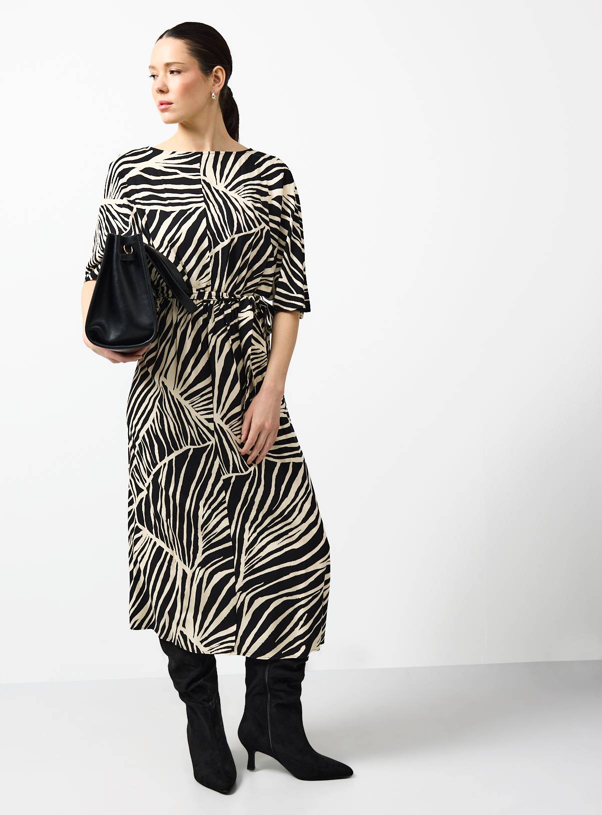 Mono Print Pleated Waisted Midaxi Dress 18 - Image 3