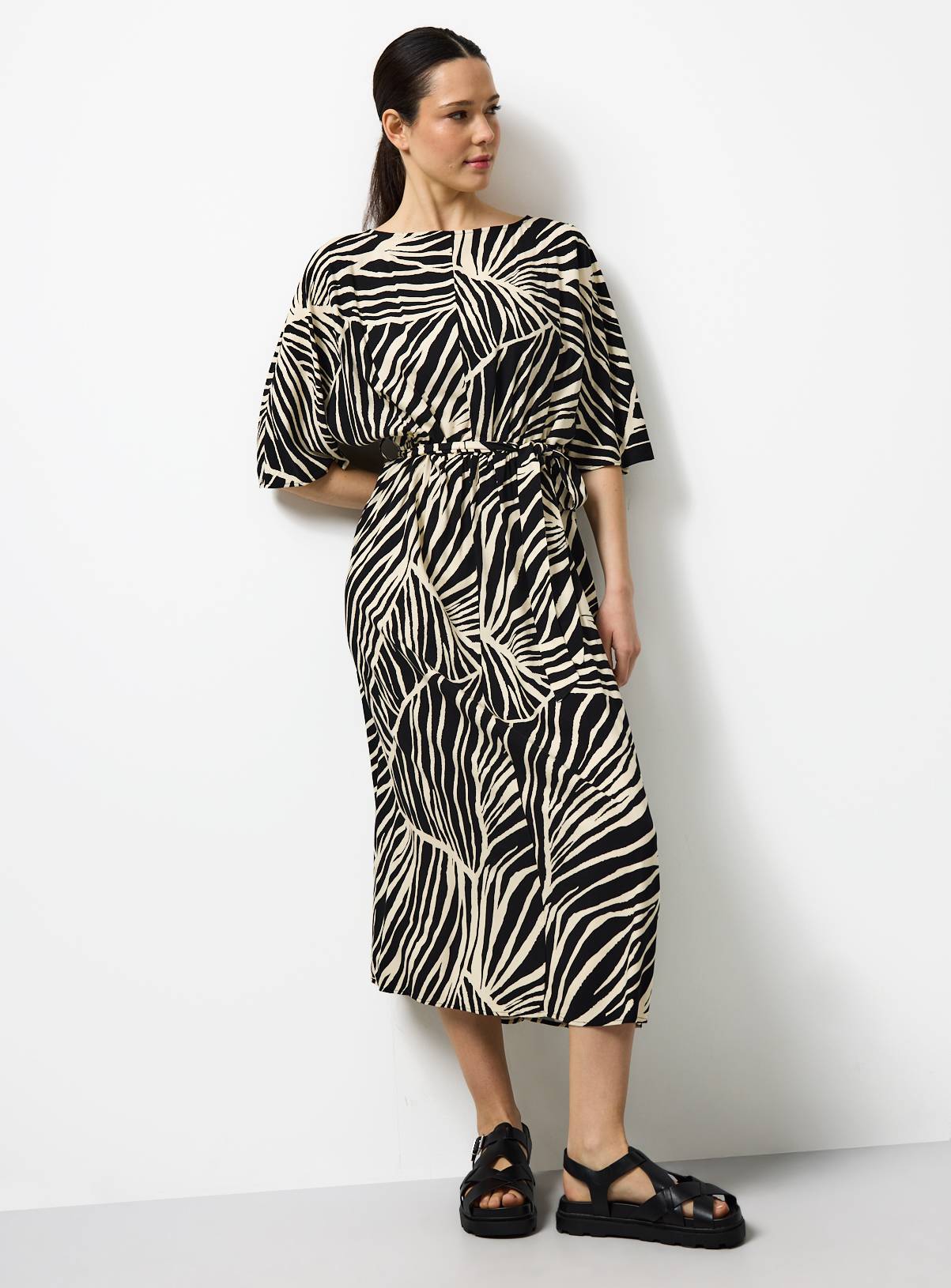 Mono Print Pleated Waisted Midaxi Dress 18 - Image 5