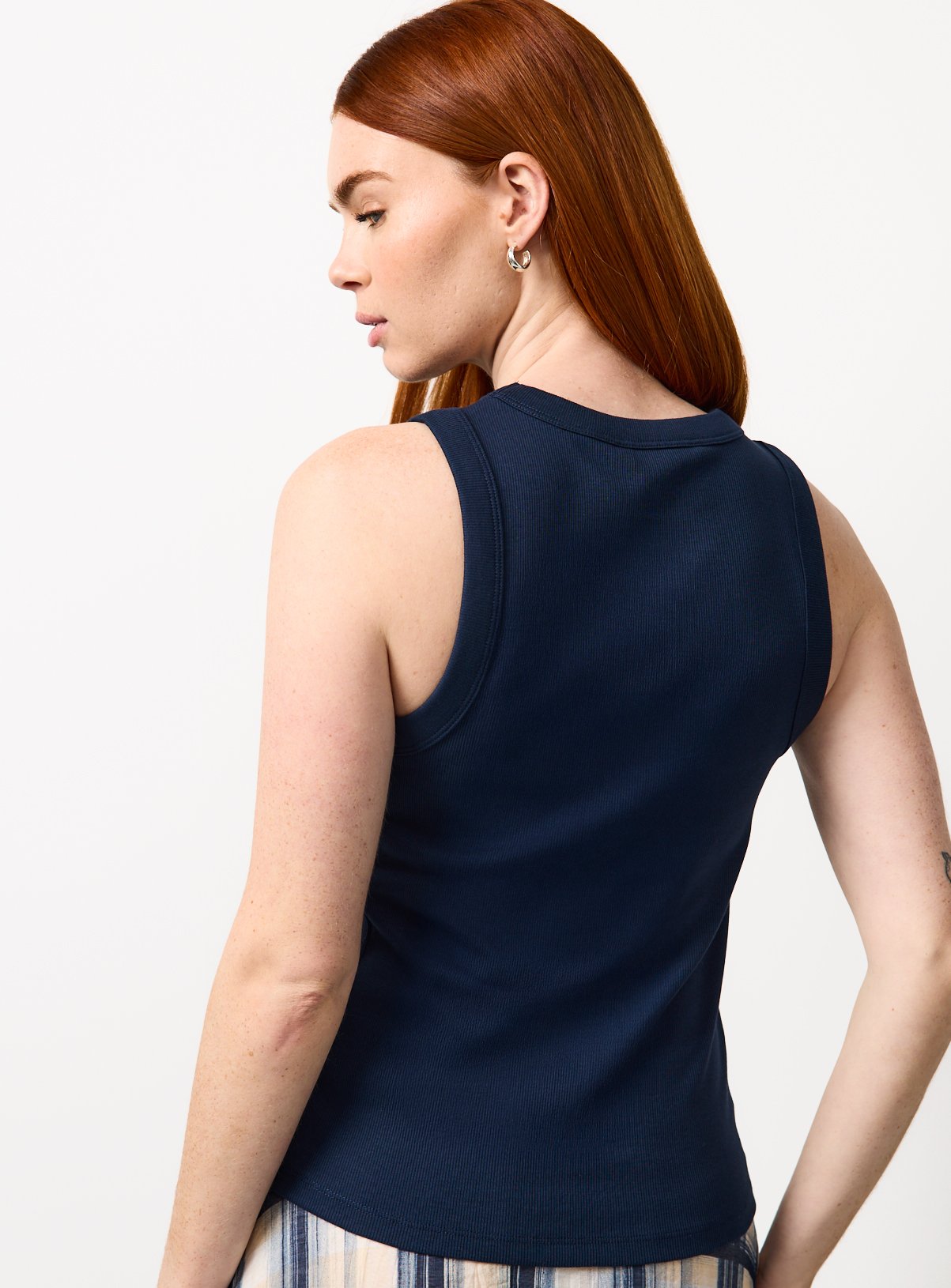 Navy Ribbed Classic Vest 14 - Image 4 thumbnail