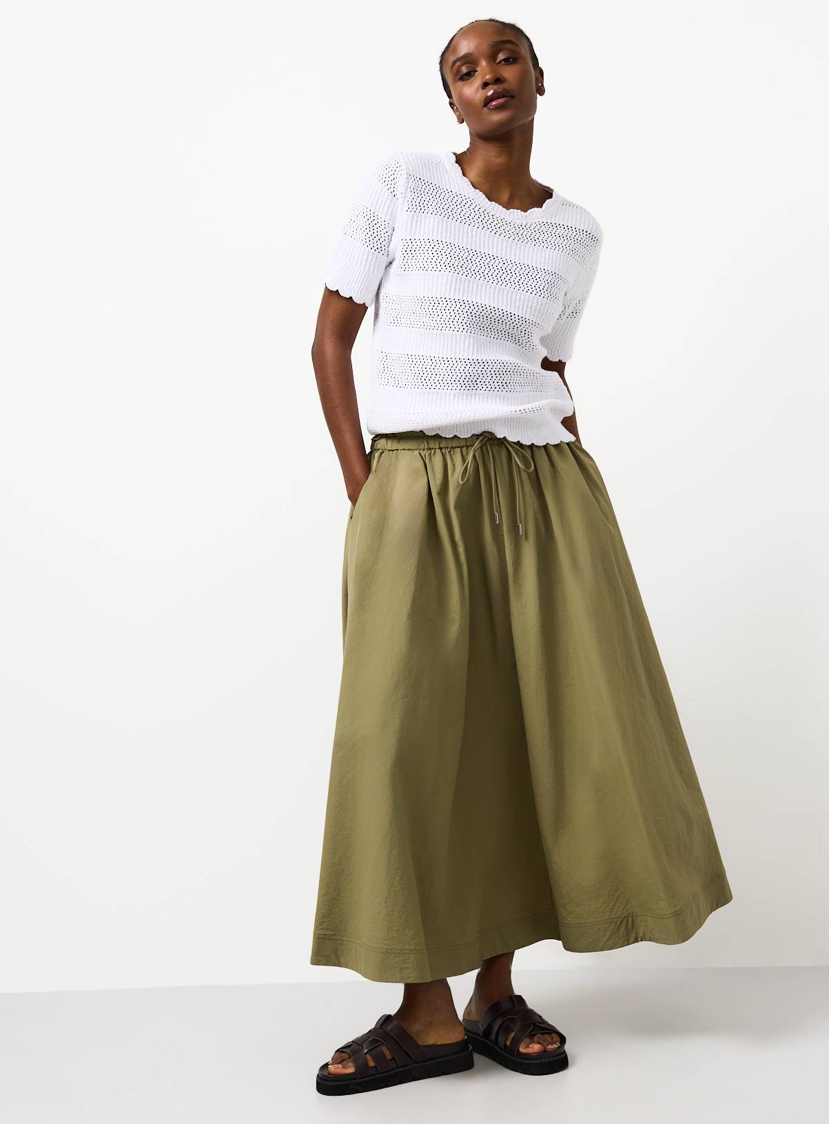 White Stripe Pointelle Scallop Trim T-Shirt 12 - Image 2