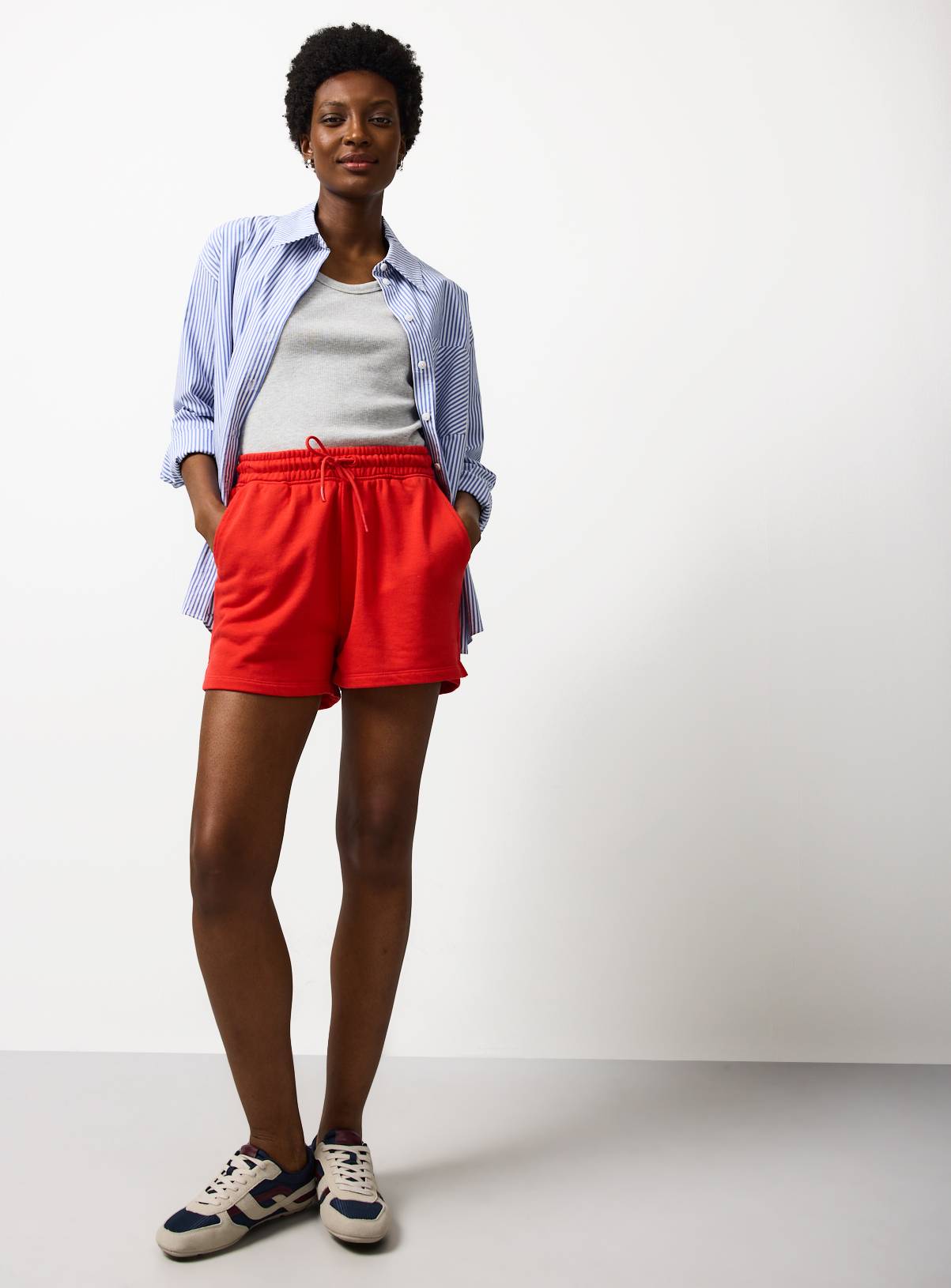 Red Sweat Shorts M - Image 2