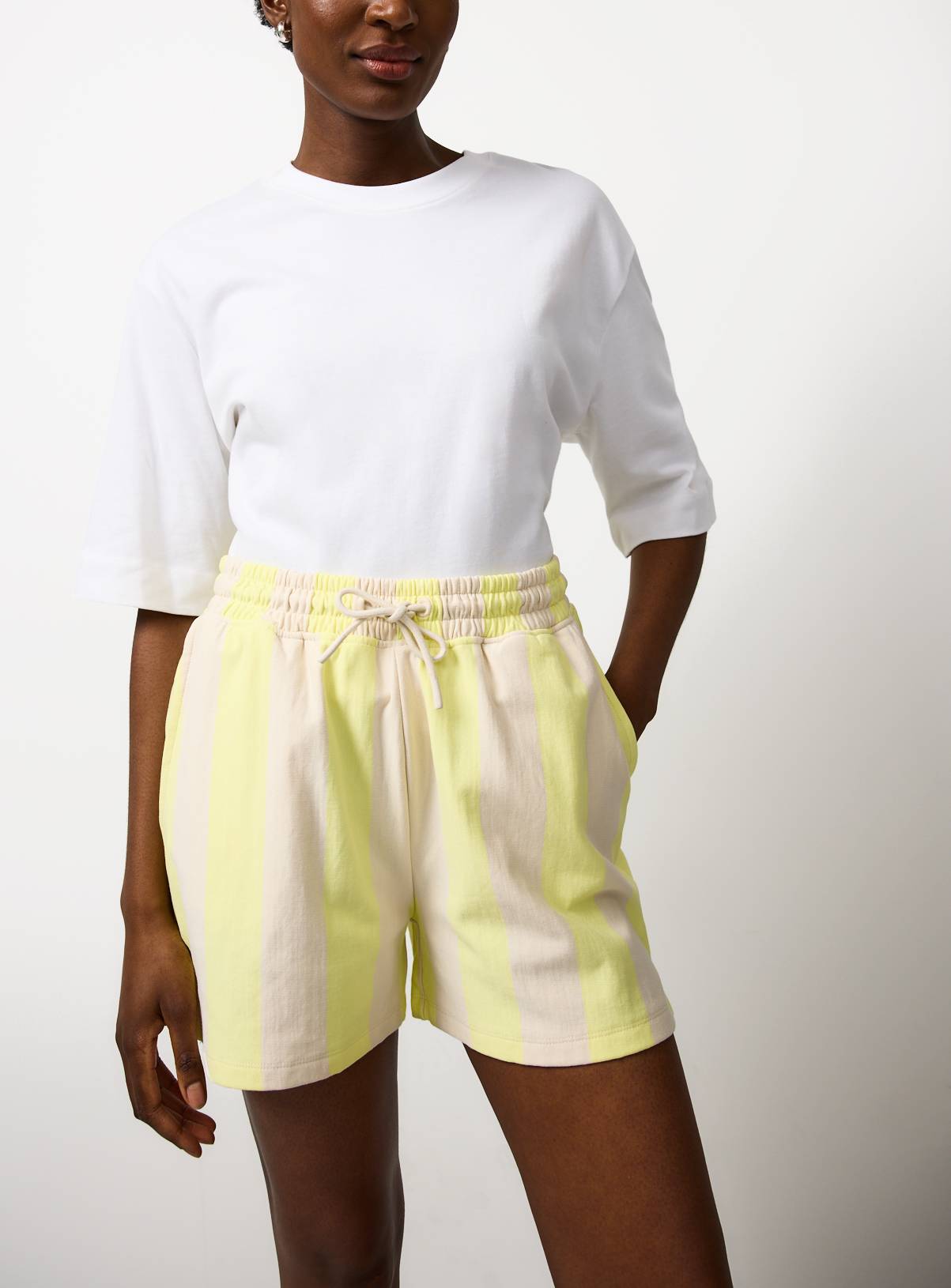 Yellow Stripe Sweat Shorts L - Image 2