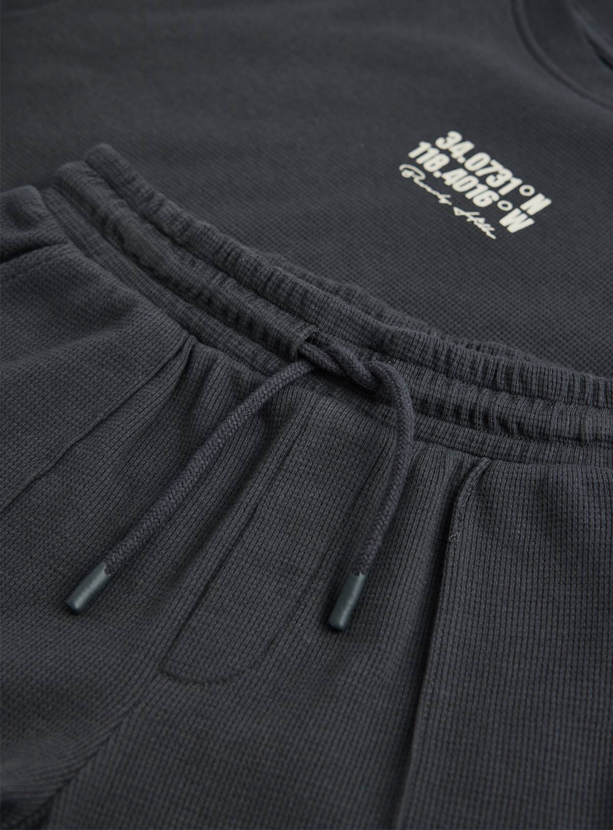 Black Front Graphic T-Shirt & Shorts Set 10 years - Image 2