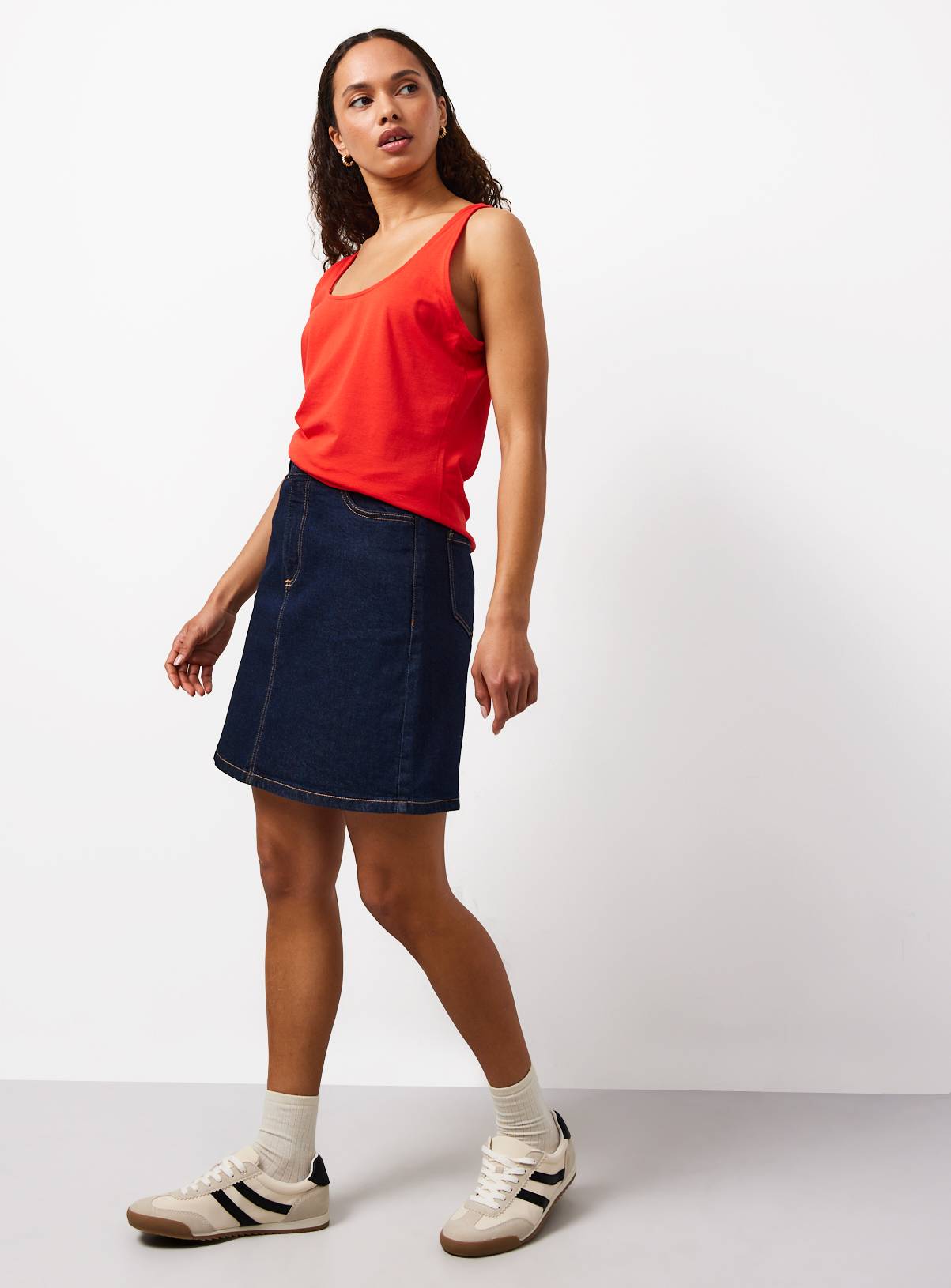 Red Square Neckline Vest 26 - Image 2