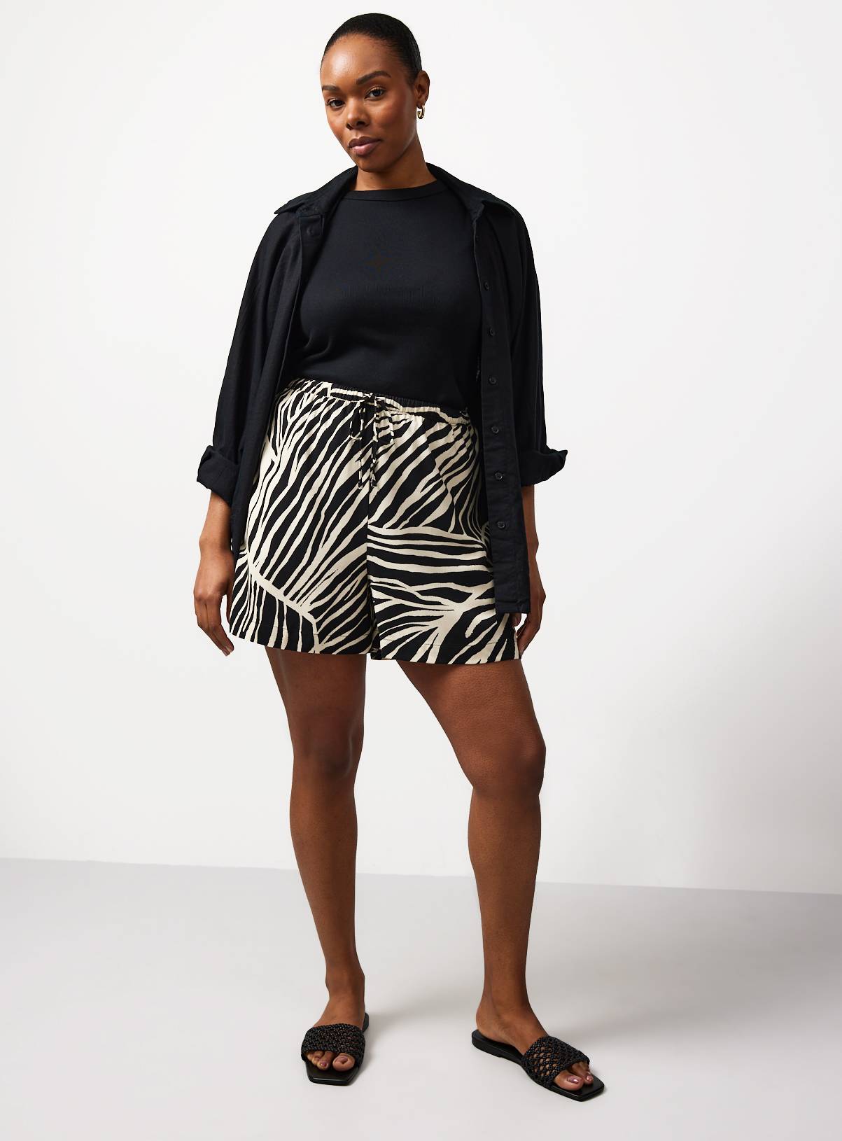 Mono Leaf Print Co-ord Shorts 10 - Image 2