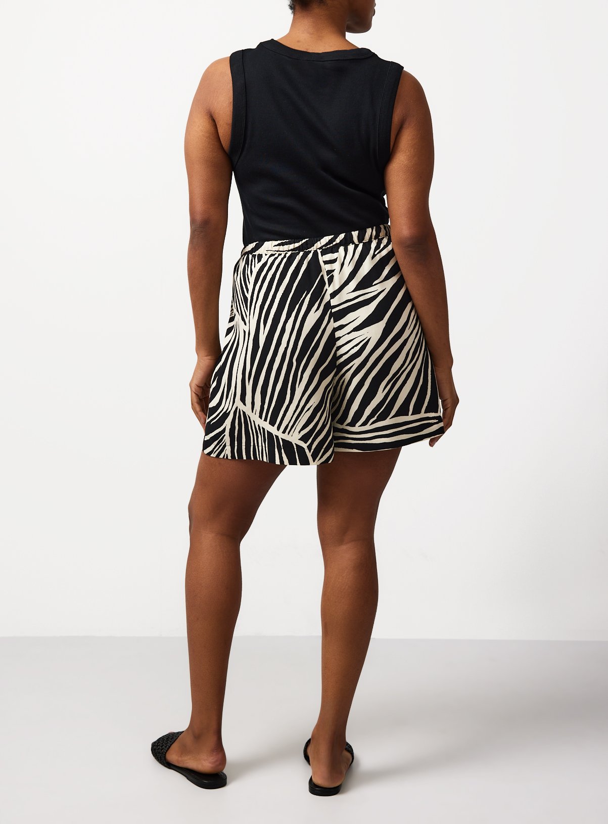 Mono Leaf Print Co-ord Shorts 10 - Image 4 thumbnail
