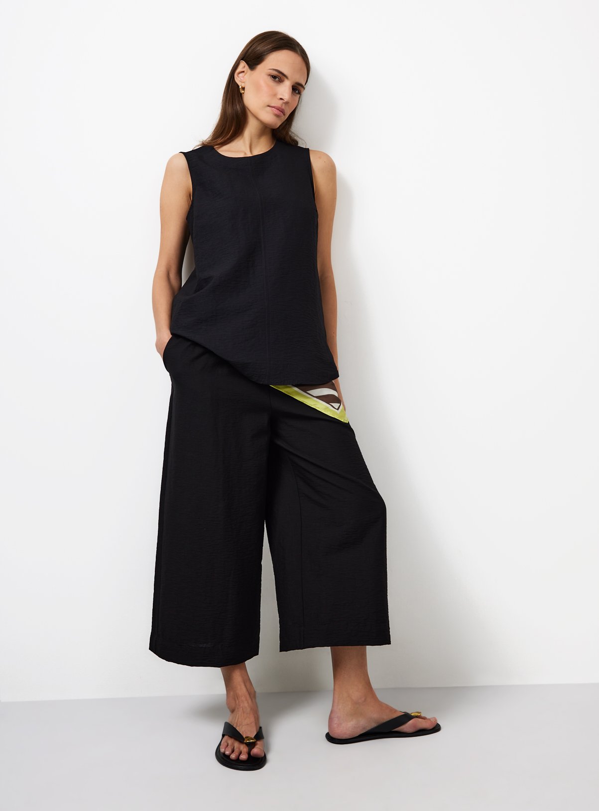Black Cropped Palazzo Leg Culottes M - Image 2 thumbnail