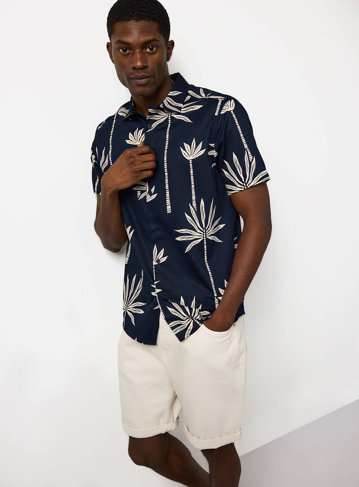Navy Palm Tree Print Satin Short Sleeve Shirt XXXL - Image 1