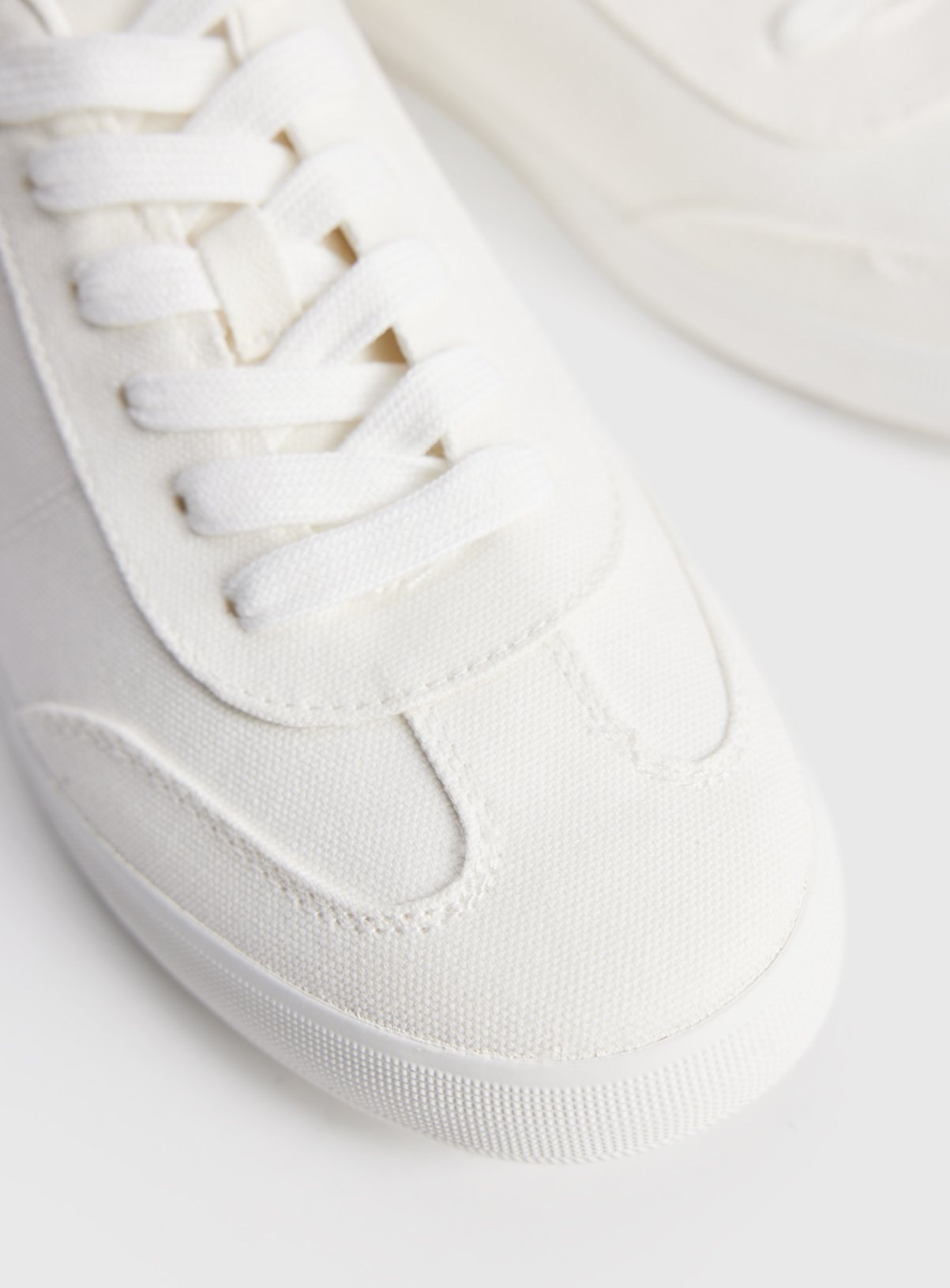 White Canvas Trainers 3 - Image 3 thumbnail