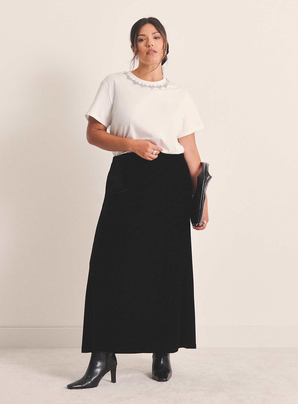 Black SIMPLY BE Velour Midaxi Skirt