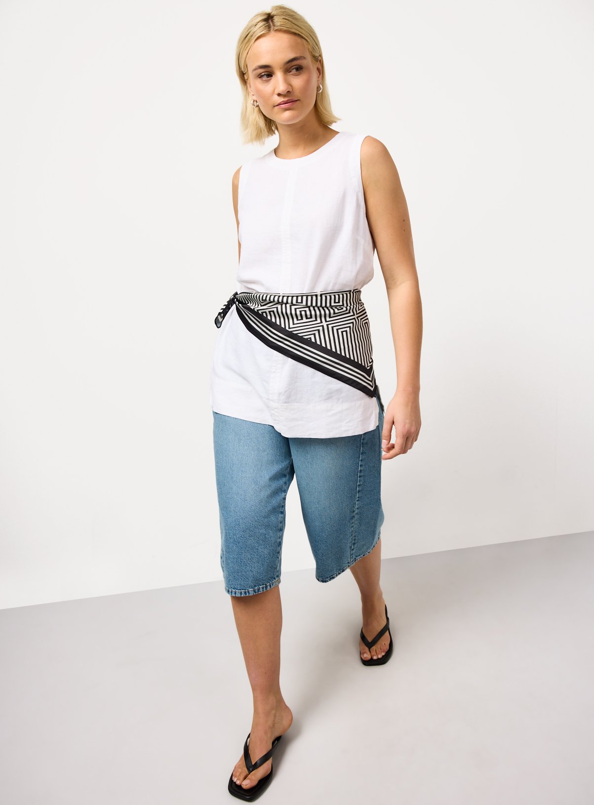 White Linen Blend Longline Sleeveless Shell Top 22 - Image 2 thumbnail
