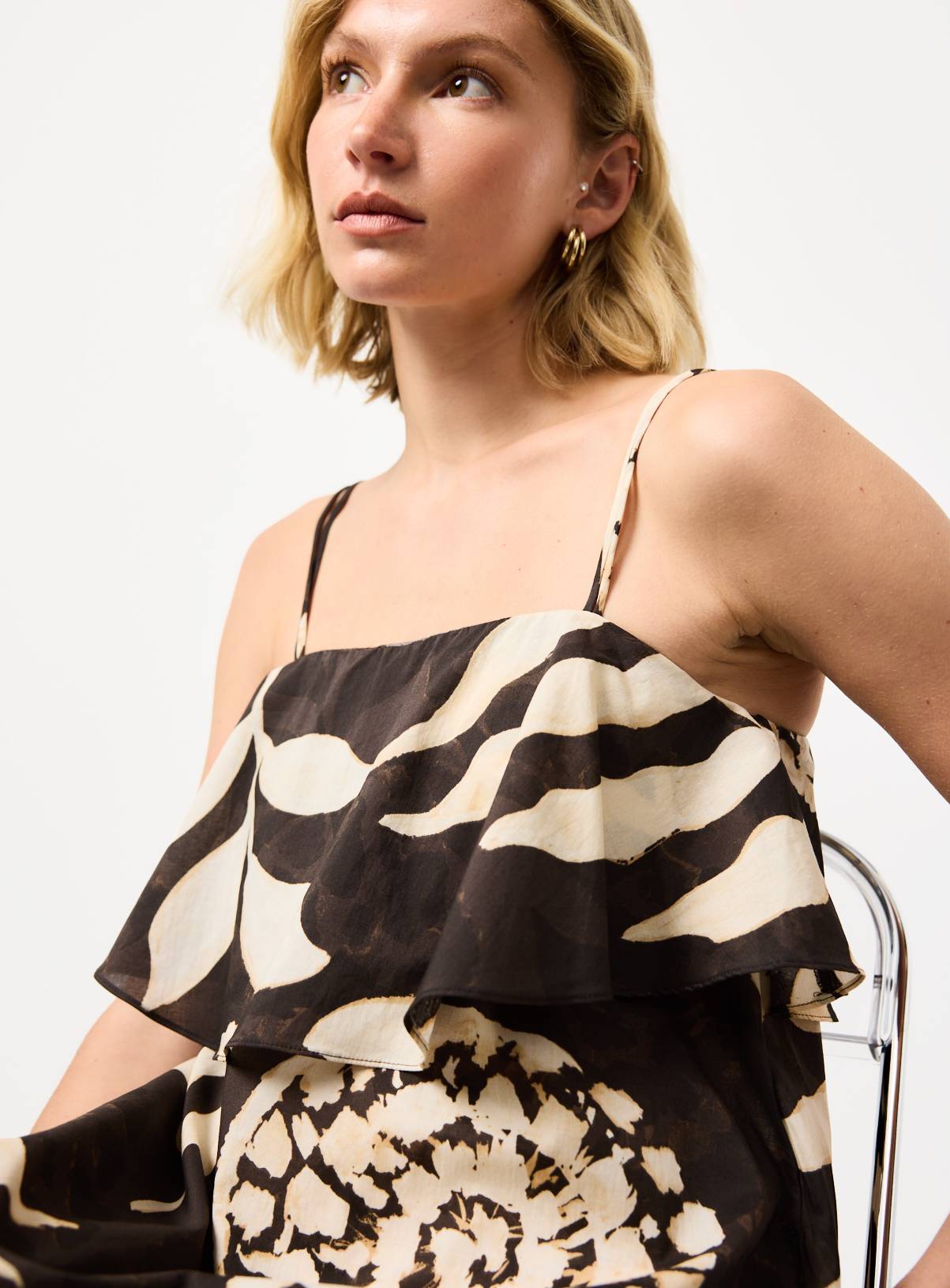 Brown Floral Print Tiered Trapeze Dress 16 - Image 3