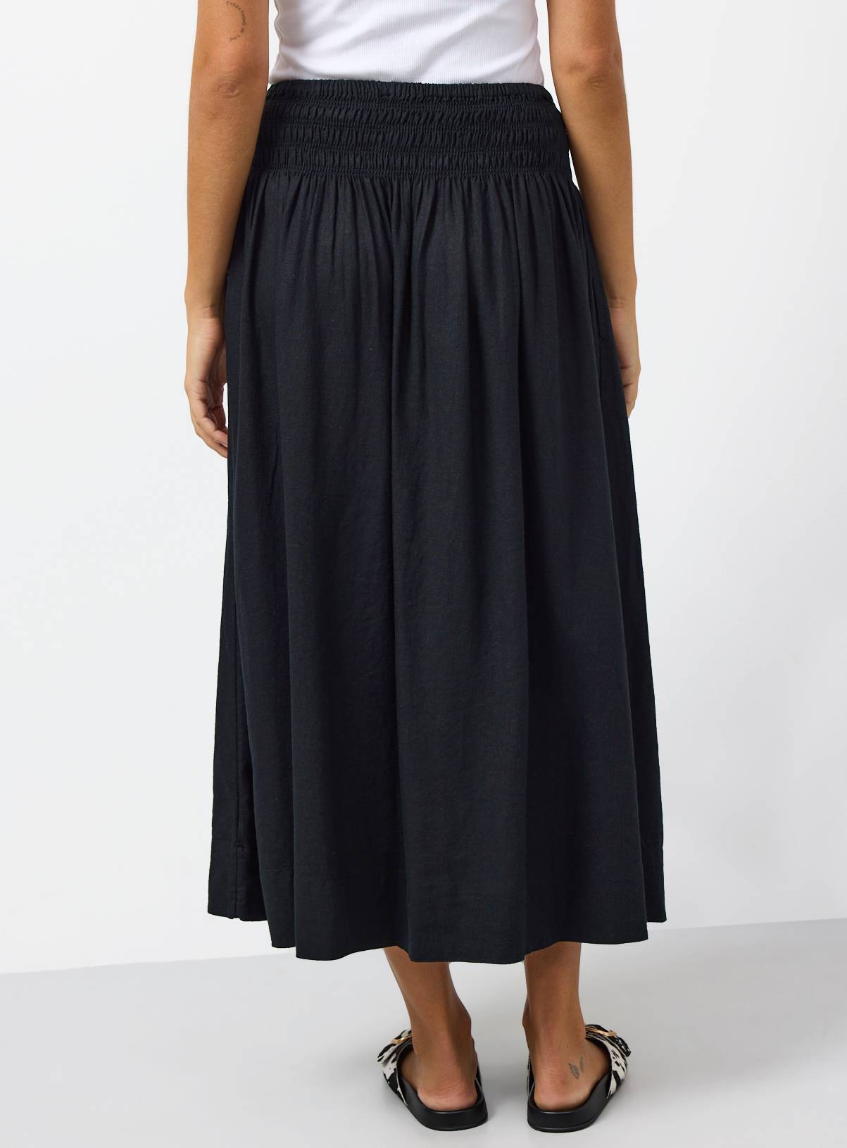 Black Linen Rich Shirred Waist Midaxi Skirt 10 - Image 4