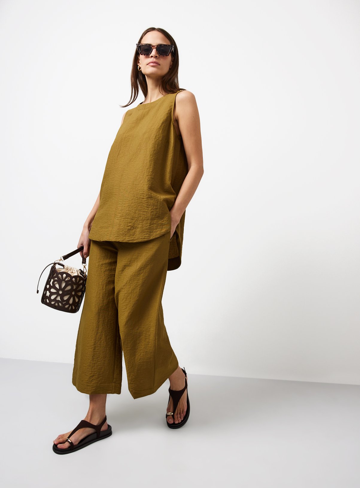 Khaki Sleeveless Shell Top 20 - Image 2 thumbnail