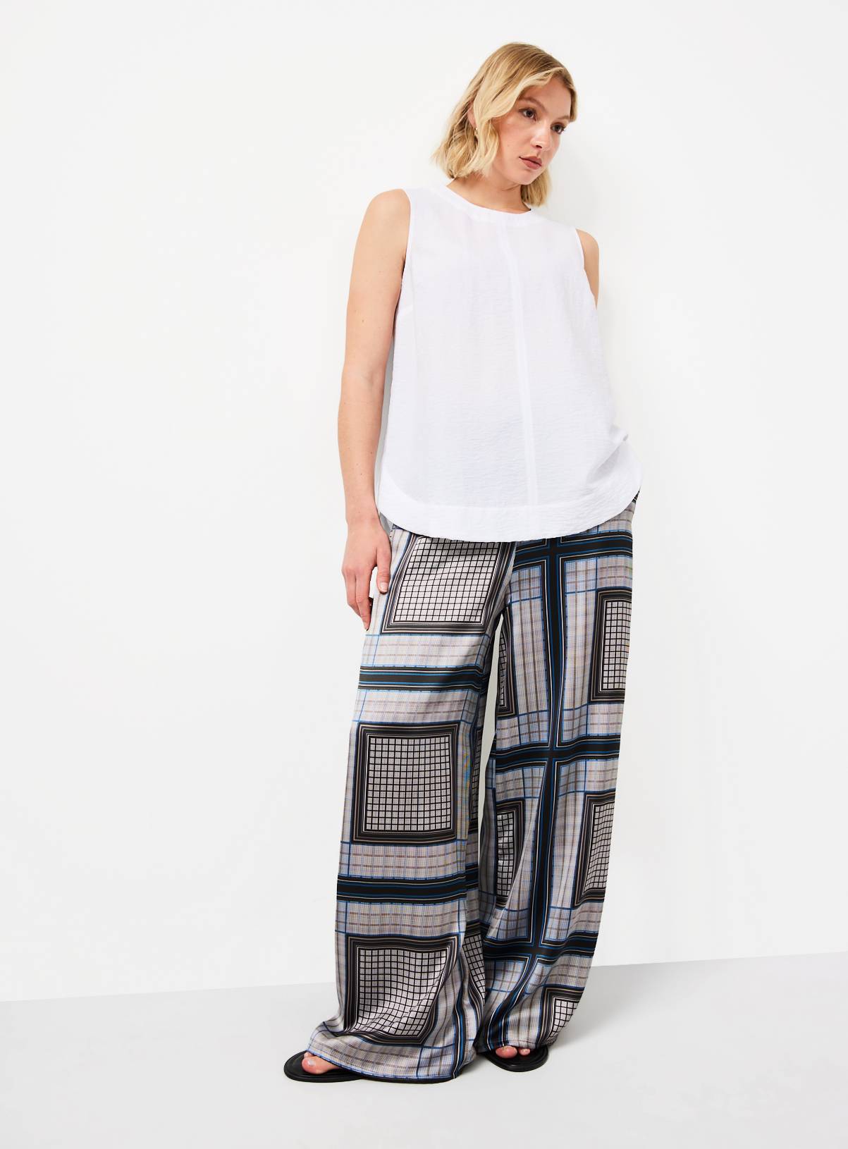 White Sleeveless Shell Top 18 - Image 2