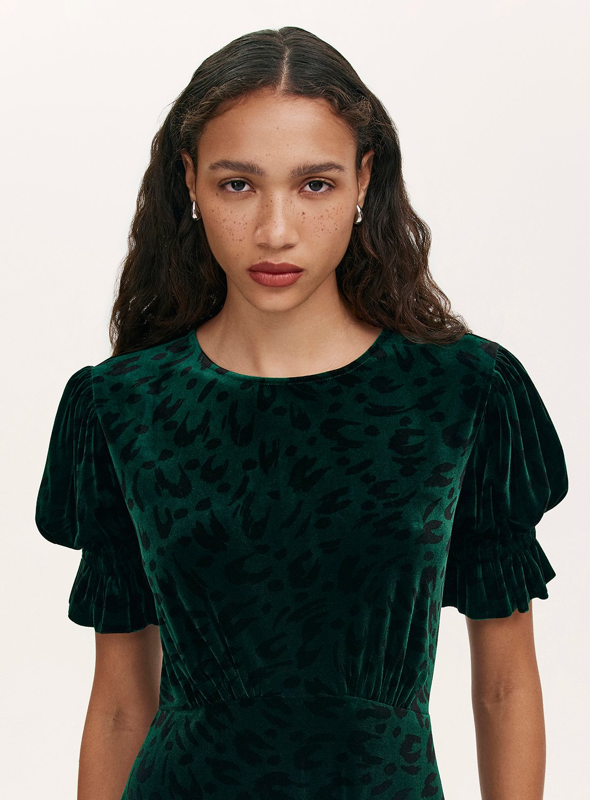 FINERY Mela Velvet Dress Green Animal 16 - Image 3 thumbnail