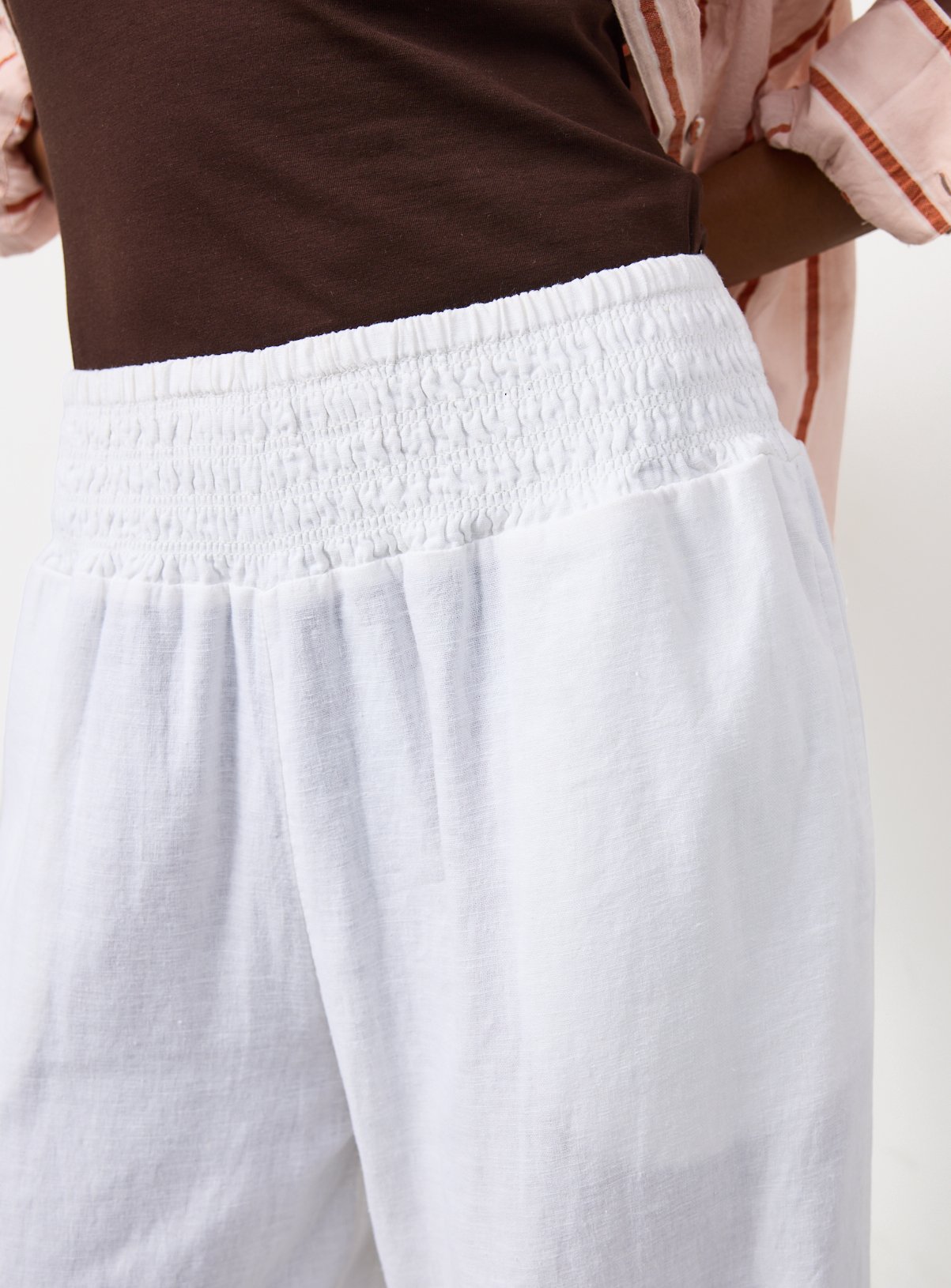 White Linen Barrel Leg Trousers 6 - Image 3 thumbnail