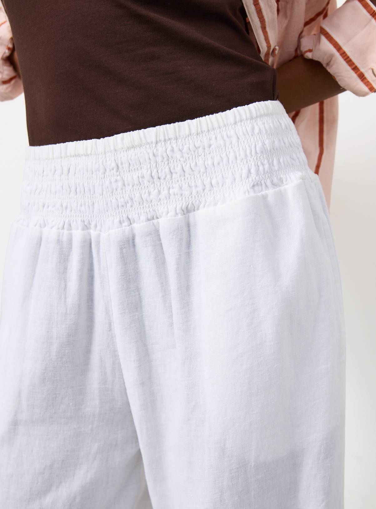 White Linen Barrel Leg Trousers 6 - Image 3