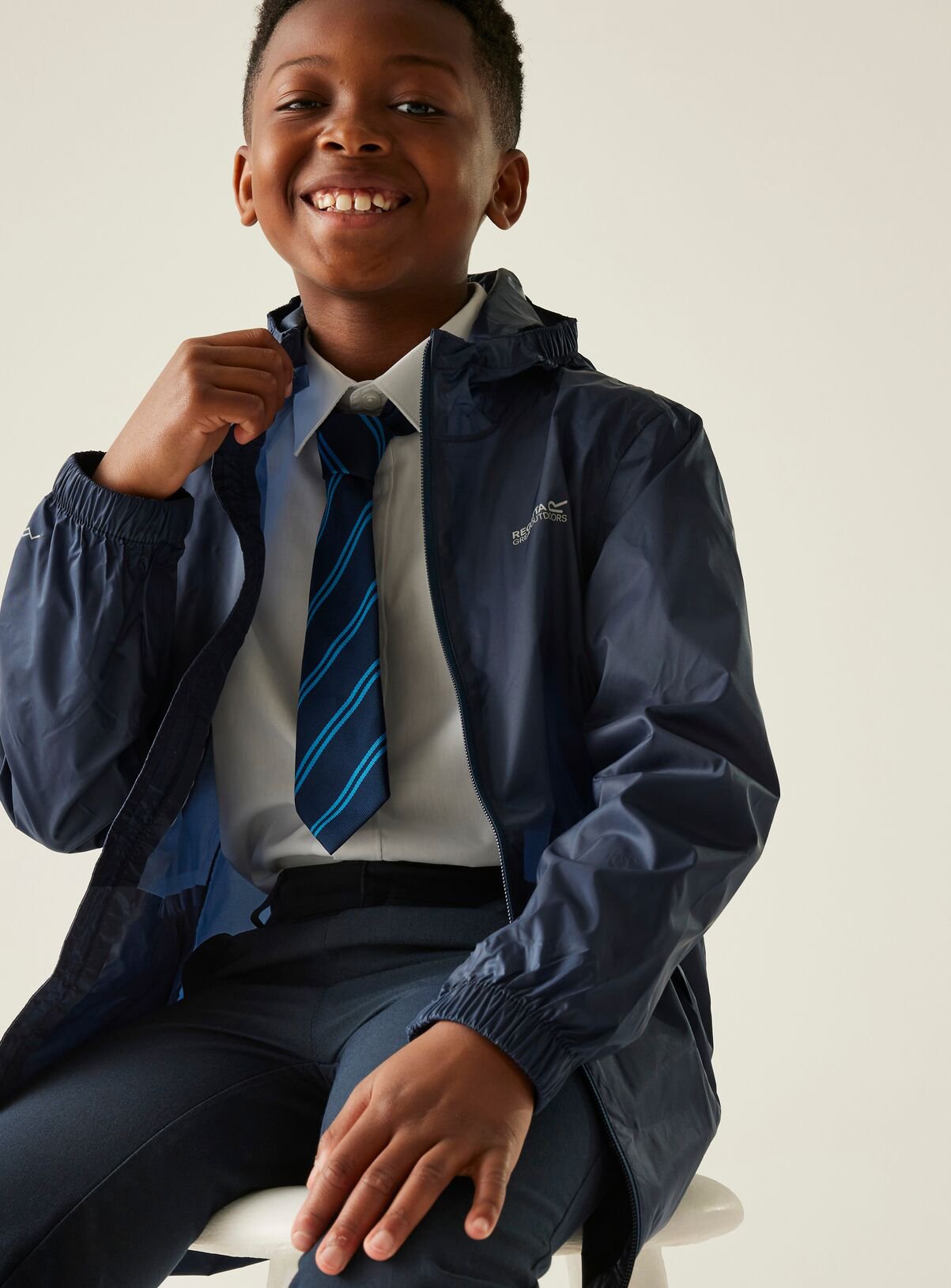 REGATTA Kids Pack It Waterproof Rain Jacket Navy 7-8 years - Image 4 thumbnail