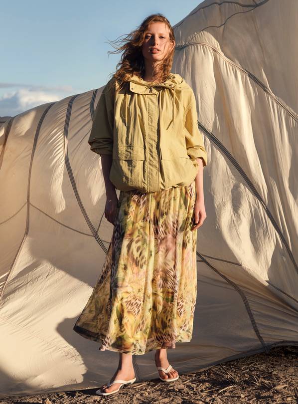 Green Short Windbreaker M