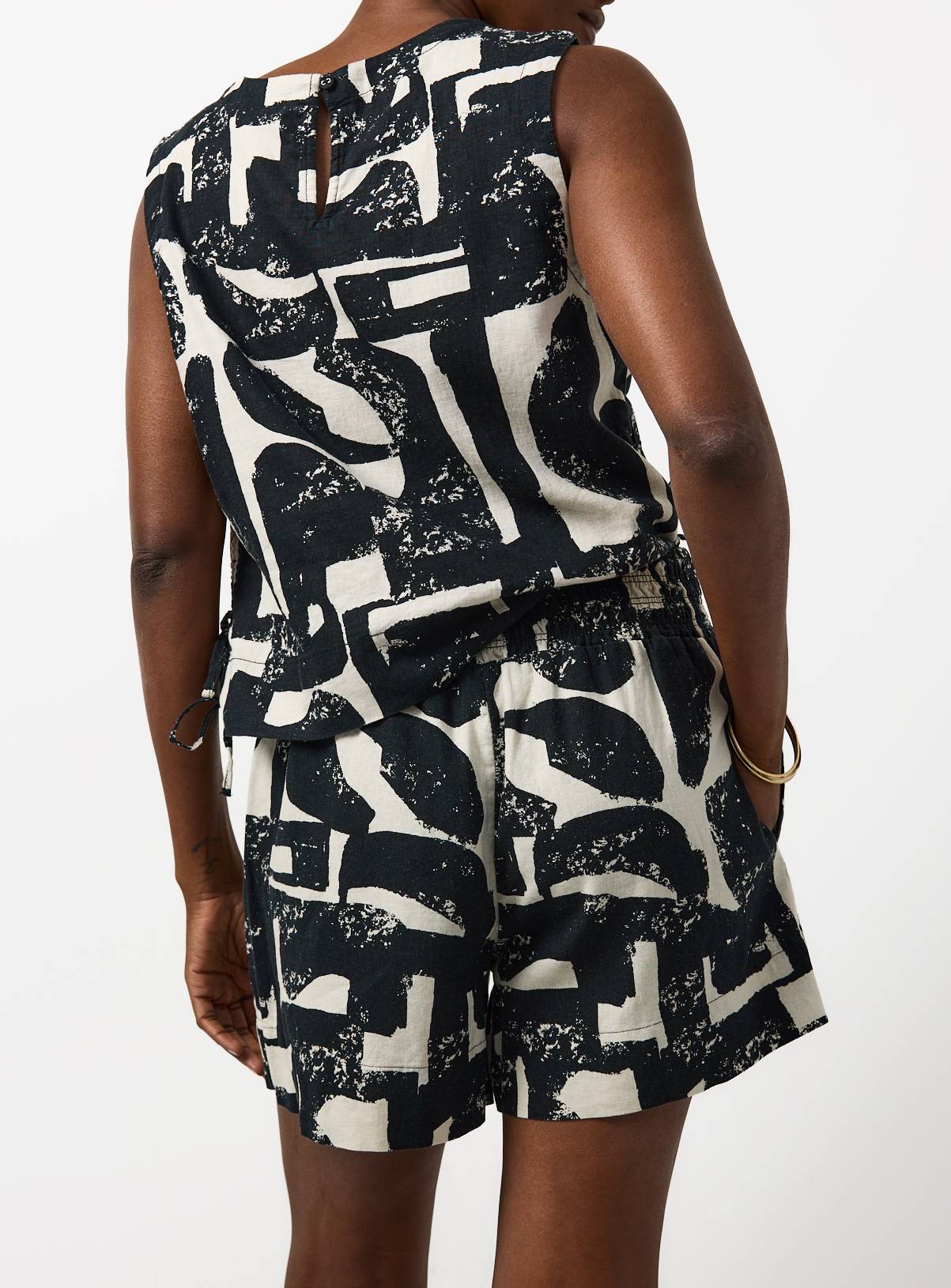 Mono Print Linen Rich Shorts 18 - Image 4
