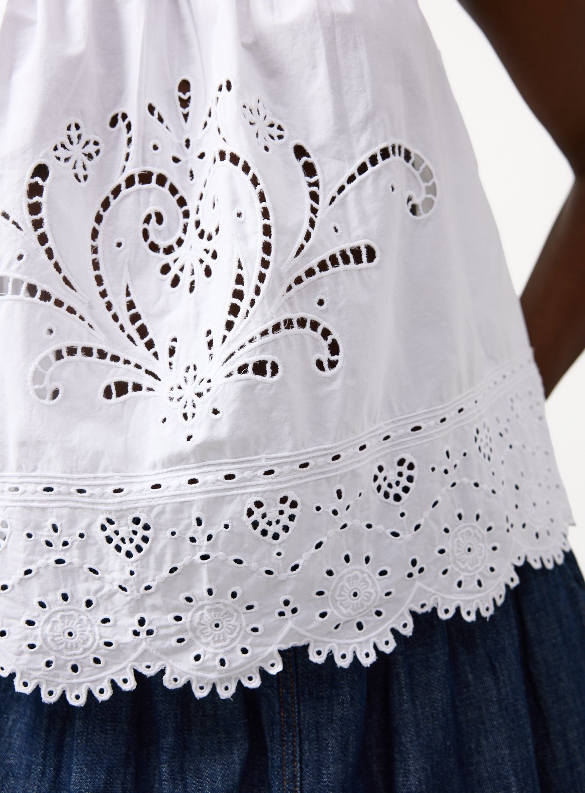 White Broderie Detail Halter Neck Shell Top 14 - Image 3 thumbnail