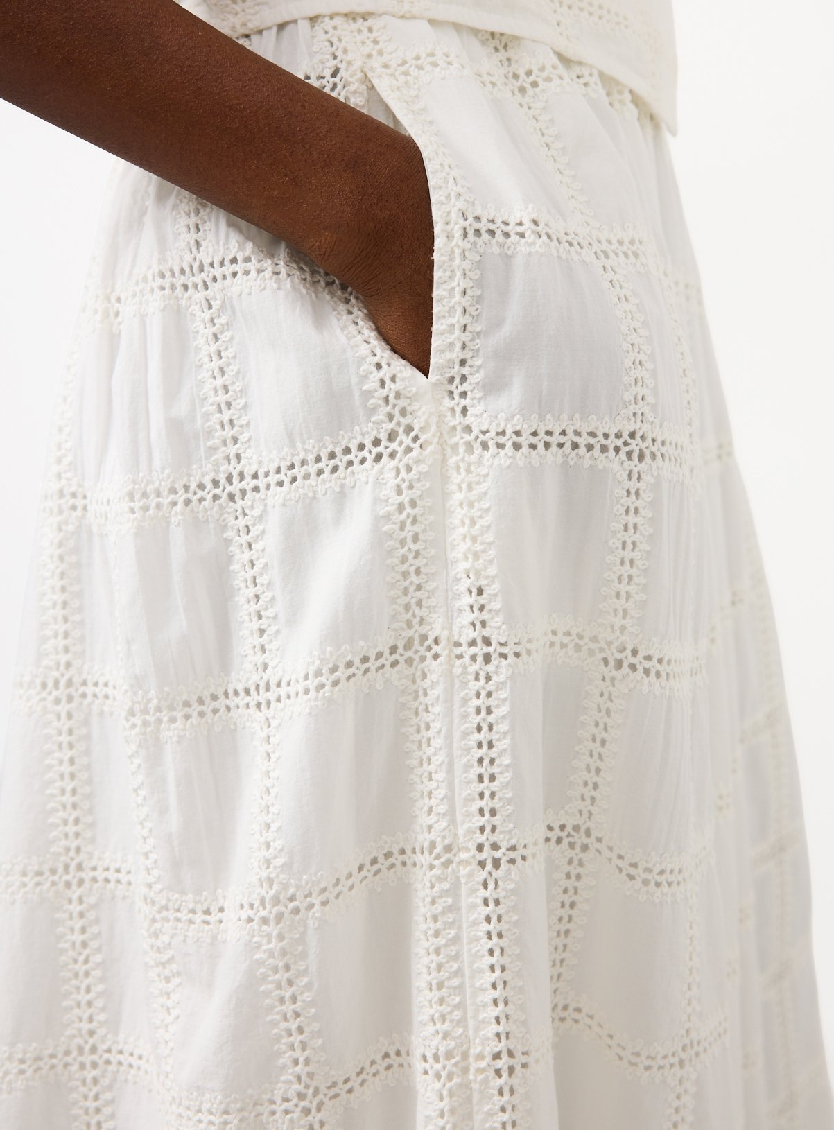White Broderie Co-ord Full Skirt 10 - Image 4 thumbnail